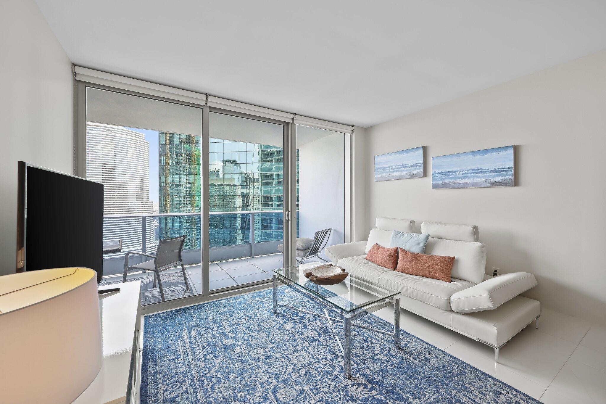 200 Biscayne Blvd #3909, Miami FL 33131