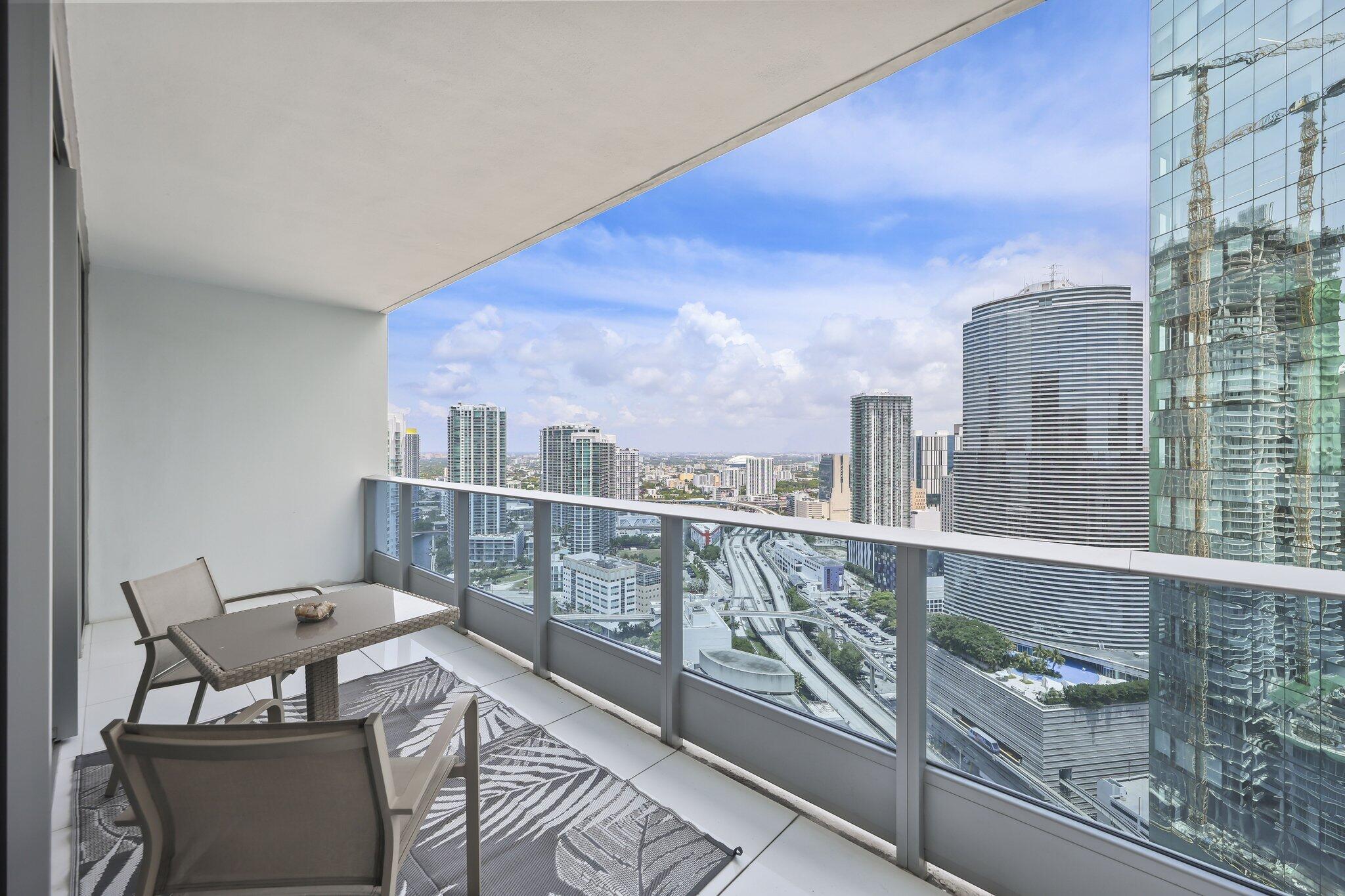 200 Biscayne Blvd #3909, Miami FL 33131