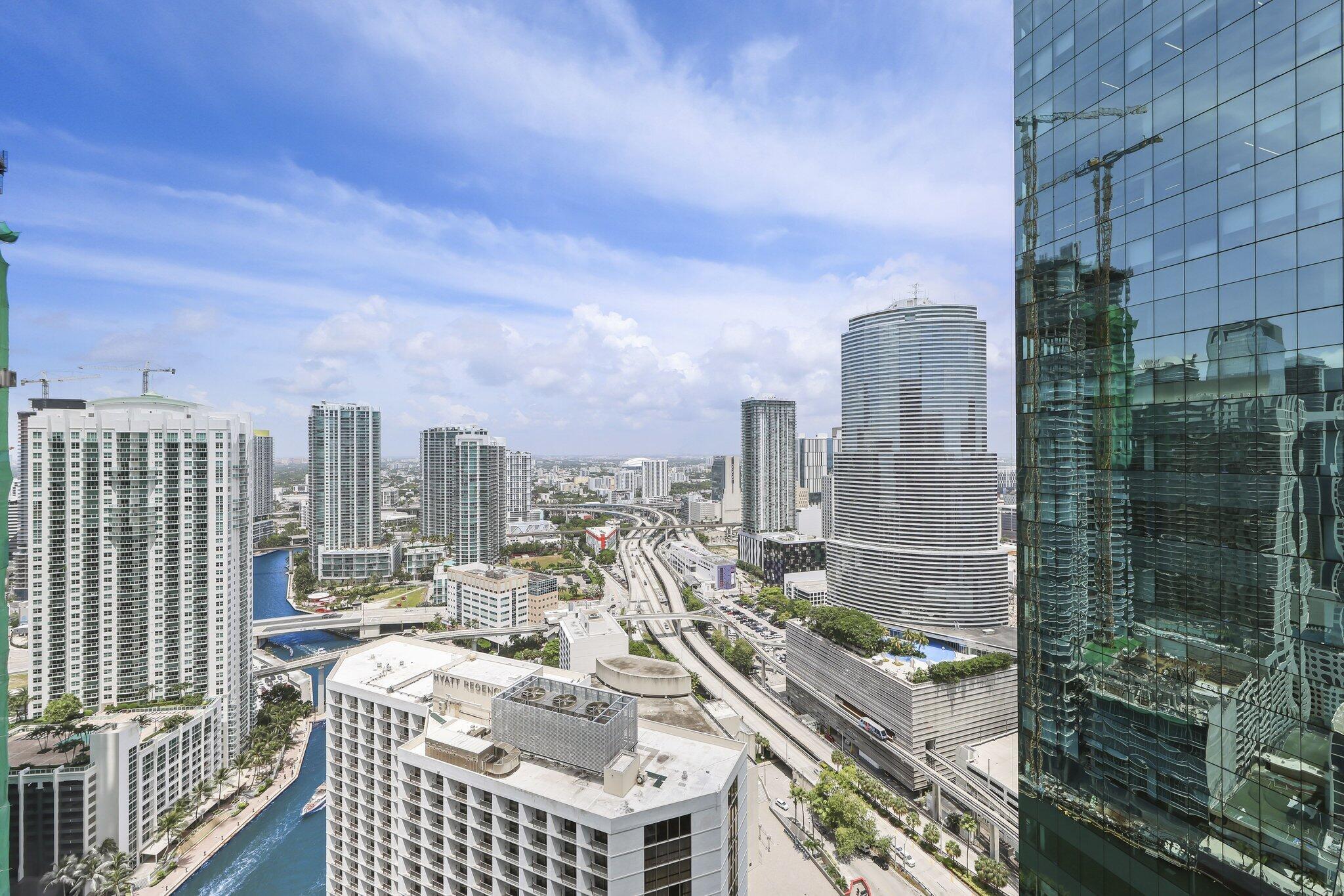 200 Biscayne Blvd #3909, Miami FL 33131
