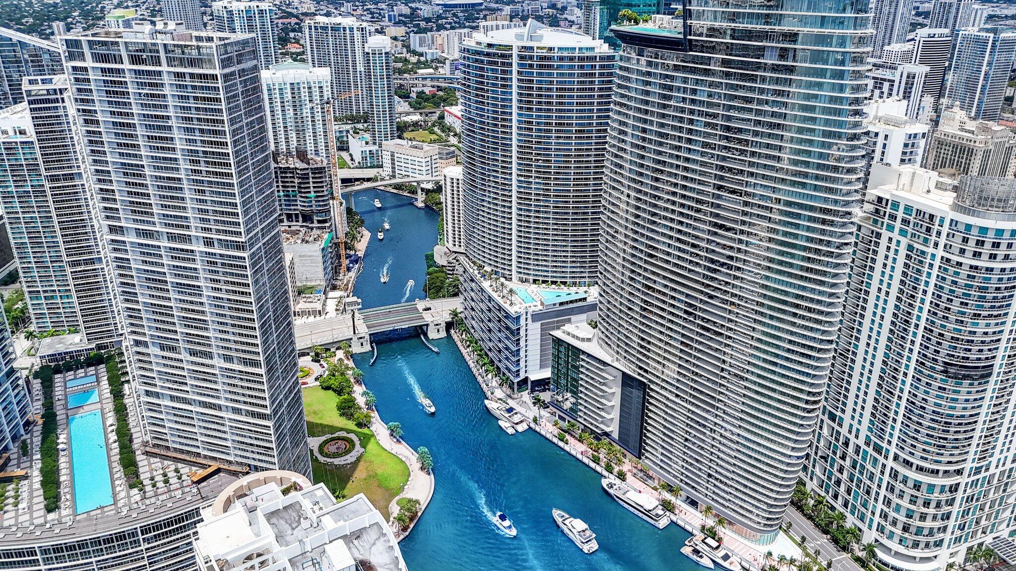 200 Biscayne Blvd #3909, Miami FL 33131