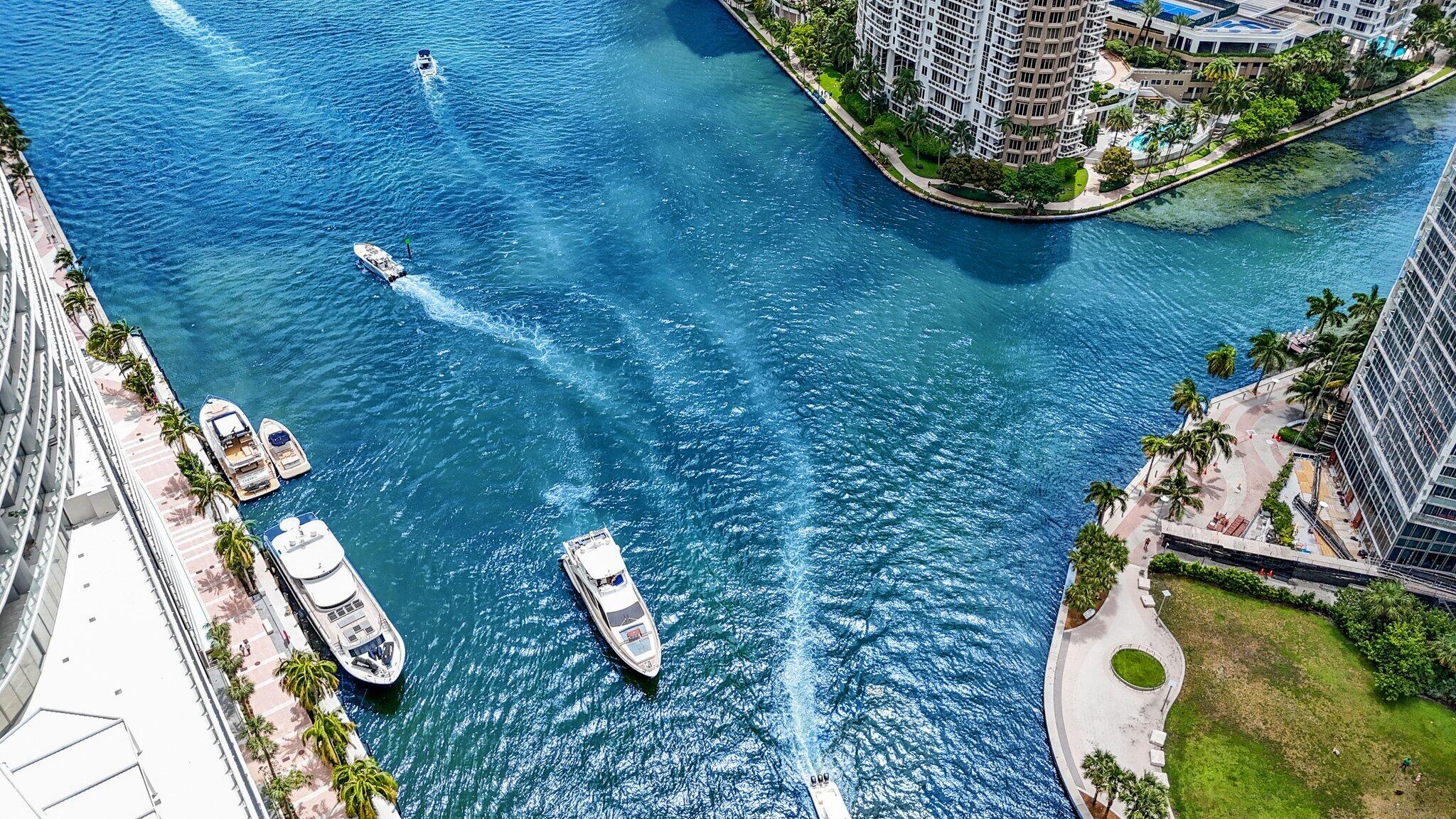 200 Biscayne Blvd #3909, Miami FL 33131