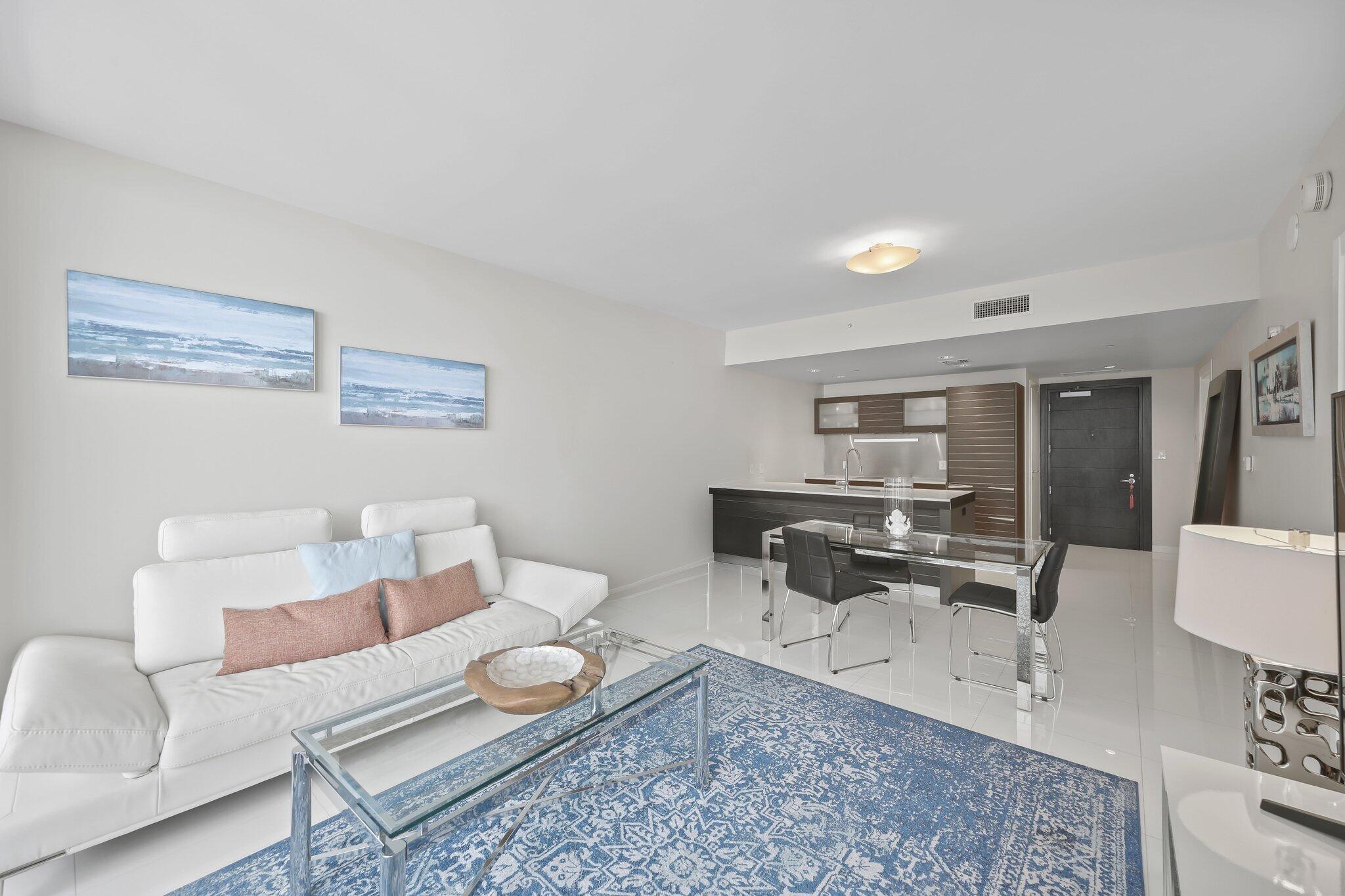 200 Biscayne Blvd #3909, Miami FL 33131