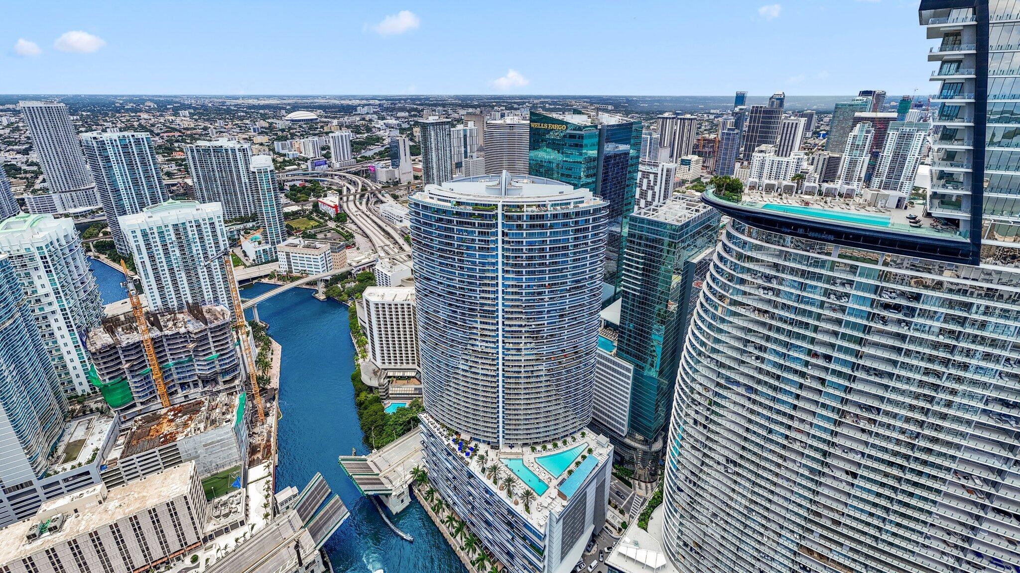 200 Biscayne Blvd #3909, Miami FL 33131