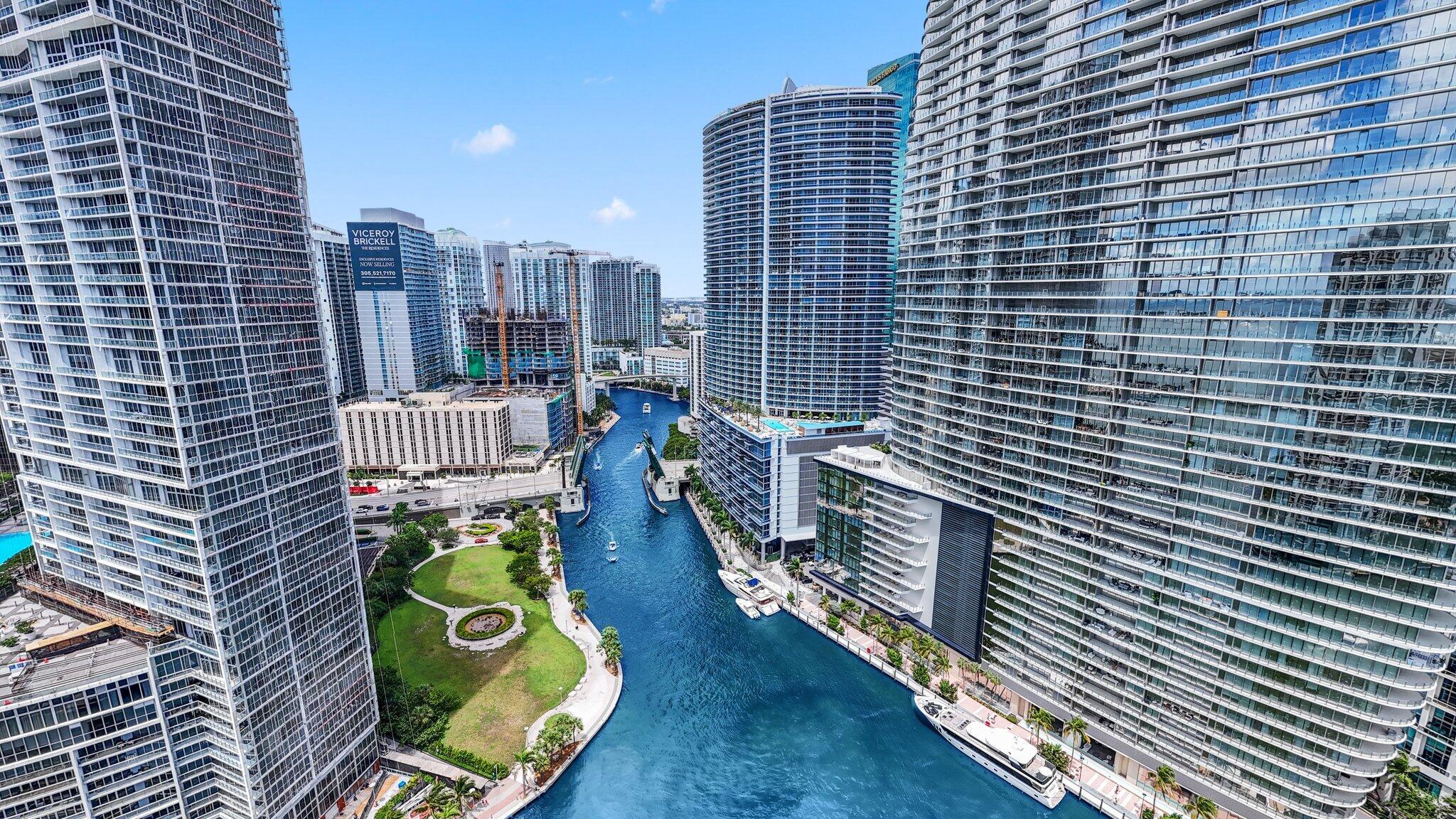 200 Biscayne Blvd #3909, Miami FL 33131