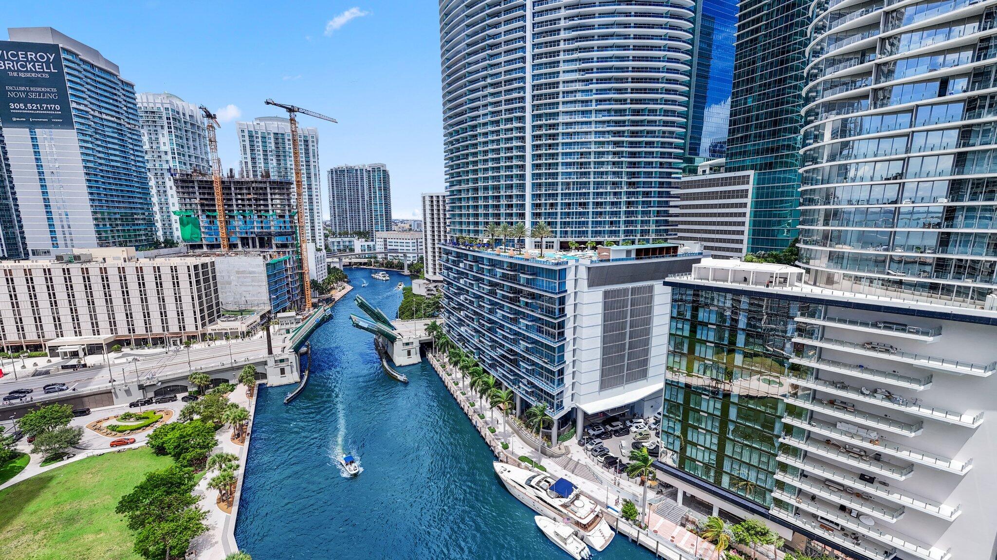 200 Biscayne Blvd #3909, Miami FL 33131