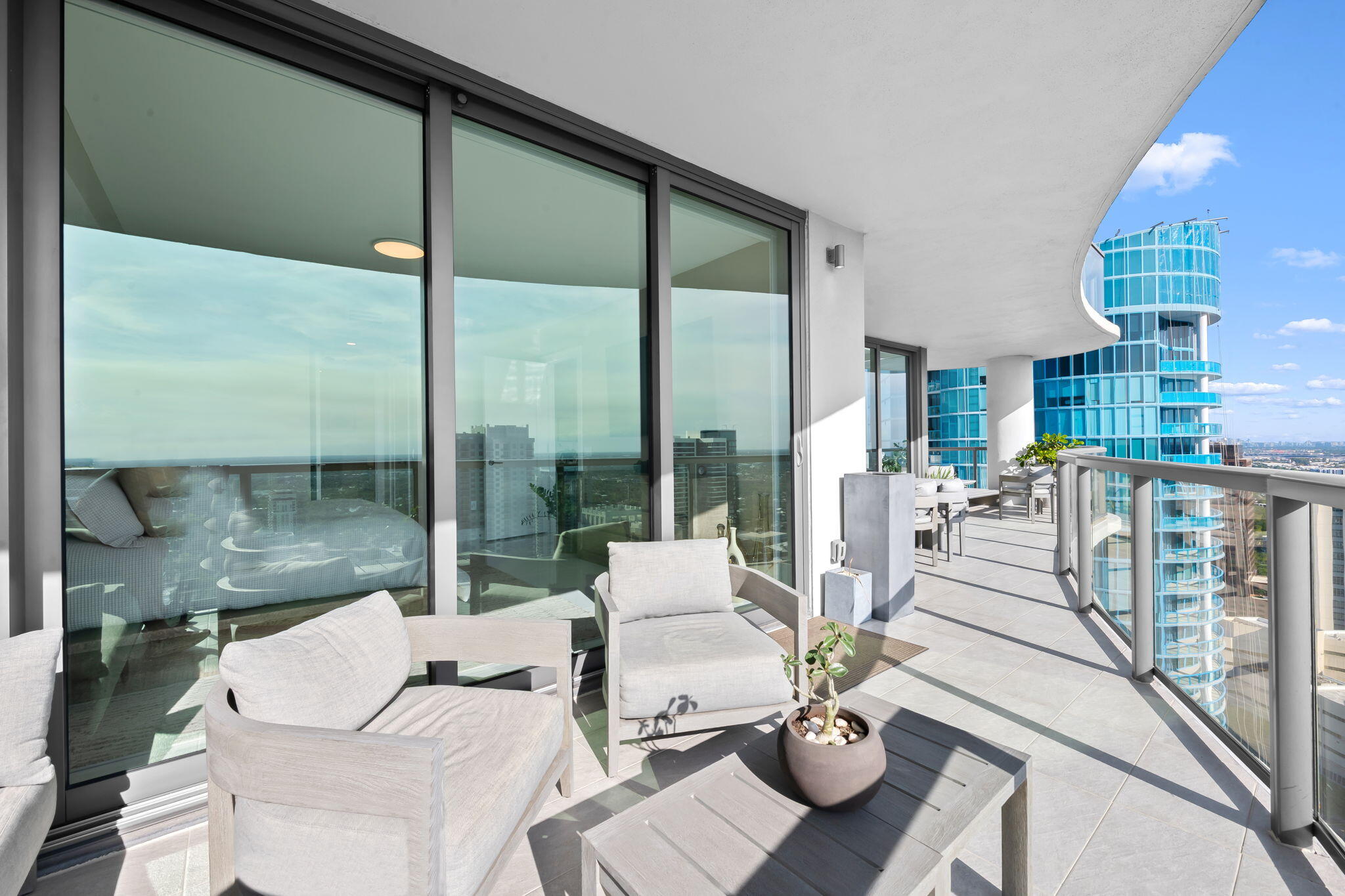100 E Las Olas #3804, Fort Lauderdale FL 33301