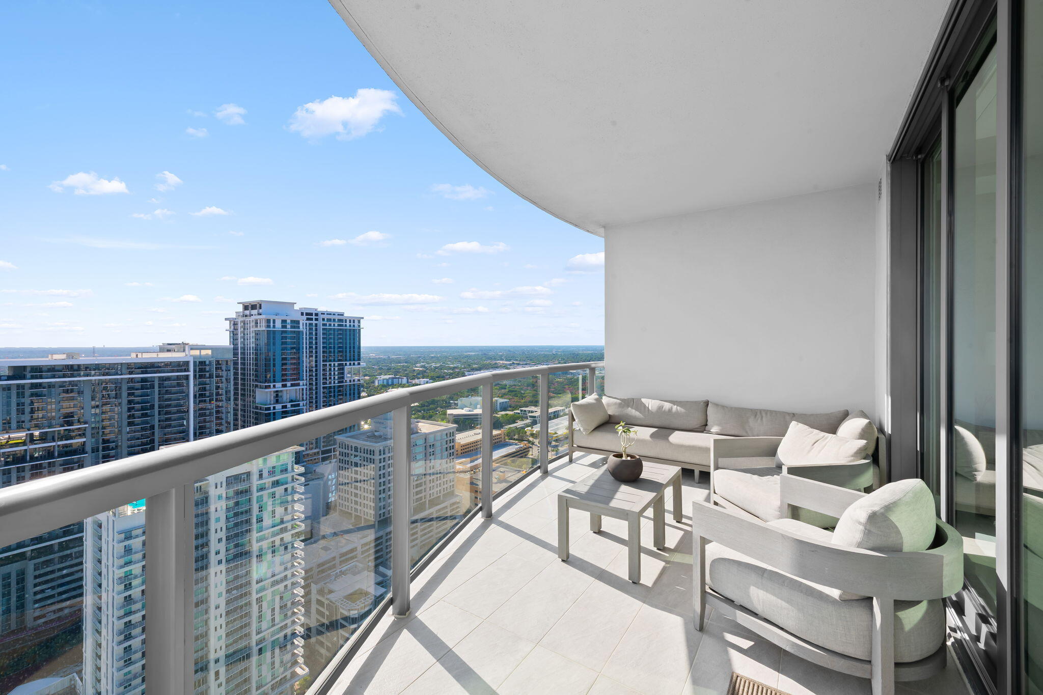 100 E Las Olas #3804, Fort Lauderdale FL 33301