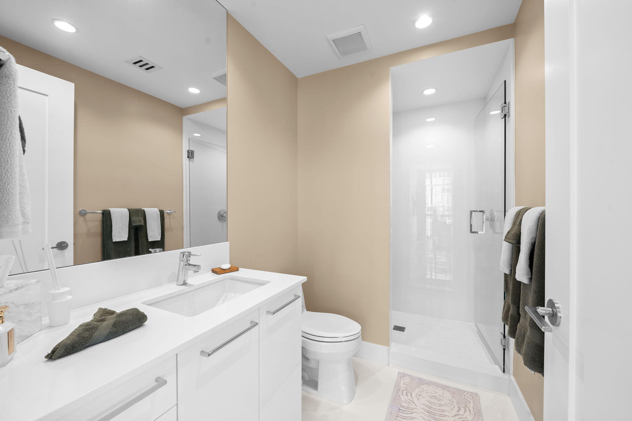 100 E Las Olas #3804, Fort Lauderdale FL 33301