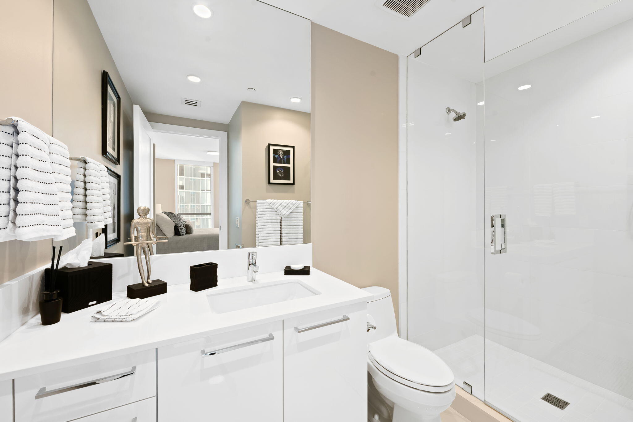 100 E Las Olas #3804, Fort Lauderdale FL 33301