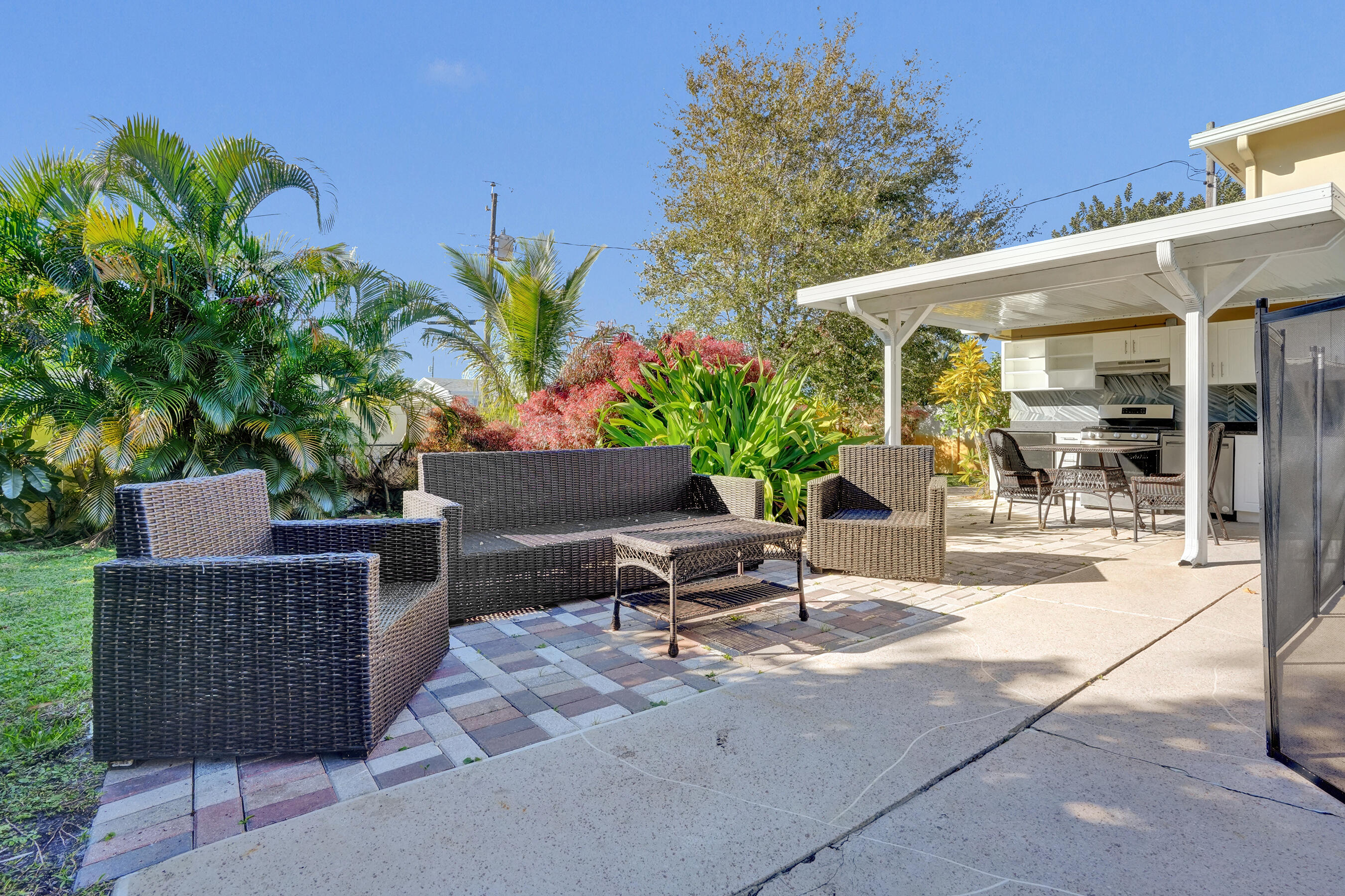 740 Buttonwood, North Palm Beach FL 33408