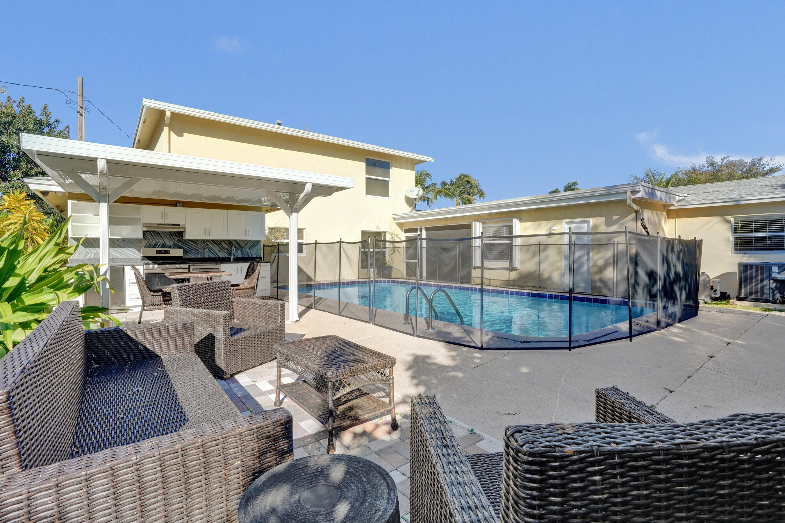 740 Buttonwood, North Palm Beach FL 33408