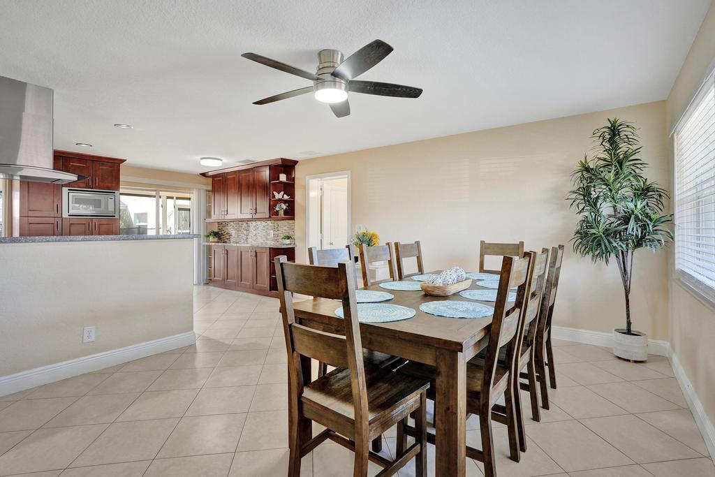 740 Buttonwood, North Palm Beach FL 33408
