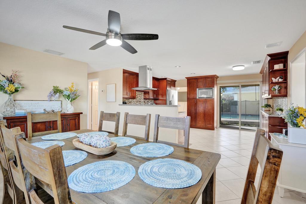 740 Buttonwood, North Palm Beach FL 33408