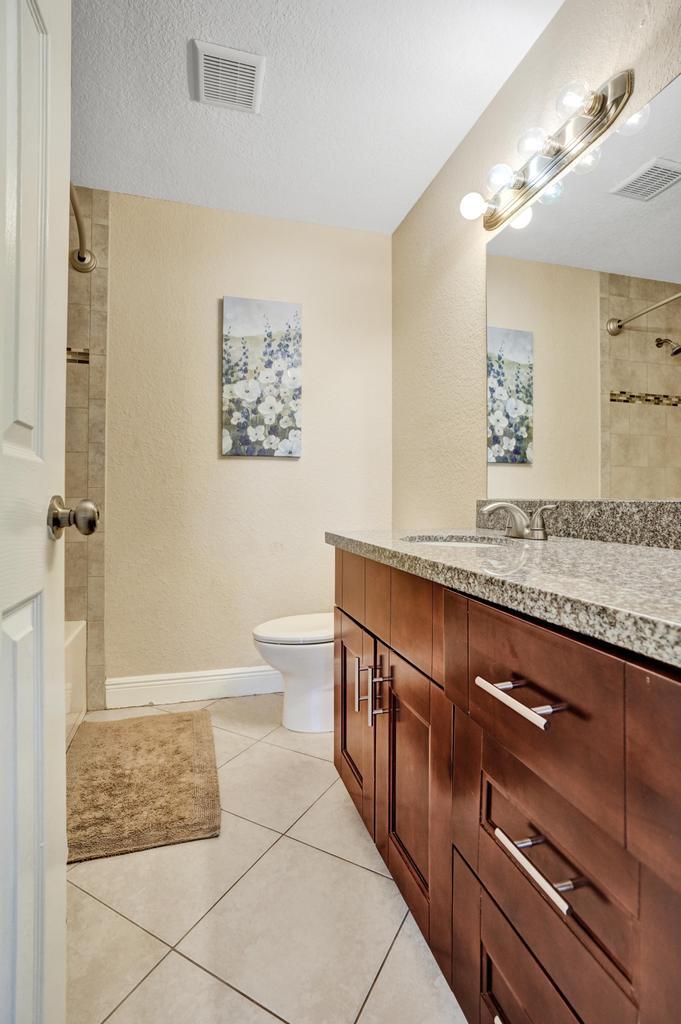 740 Buttonwood, North Palm Beach FL 33408