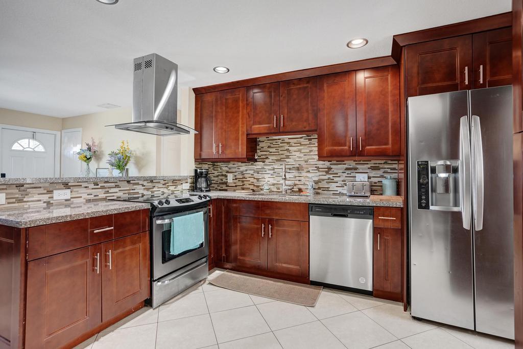 740 Buttonwood, North Palm Beach FL 33408
