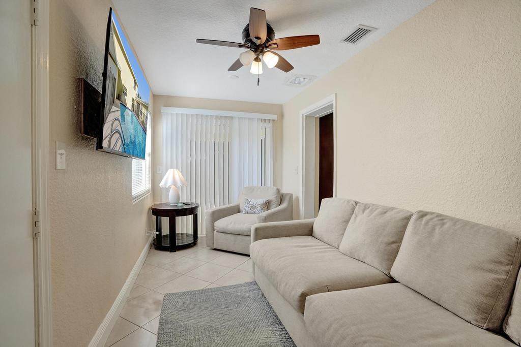 740 Buttonwood, North Palm Beach FL 33408