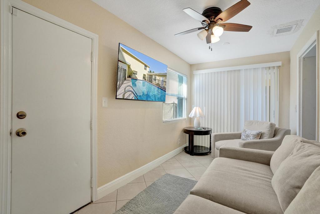 740 Buttonwood, North Palm Beach FL 33408