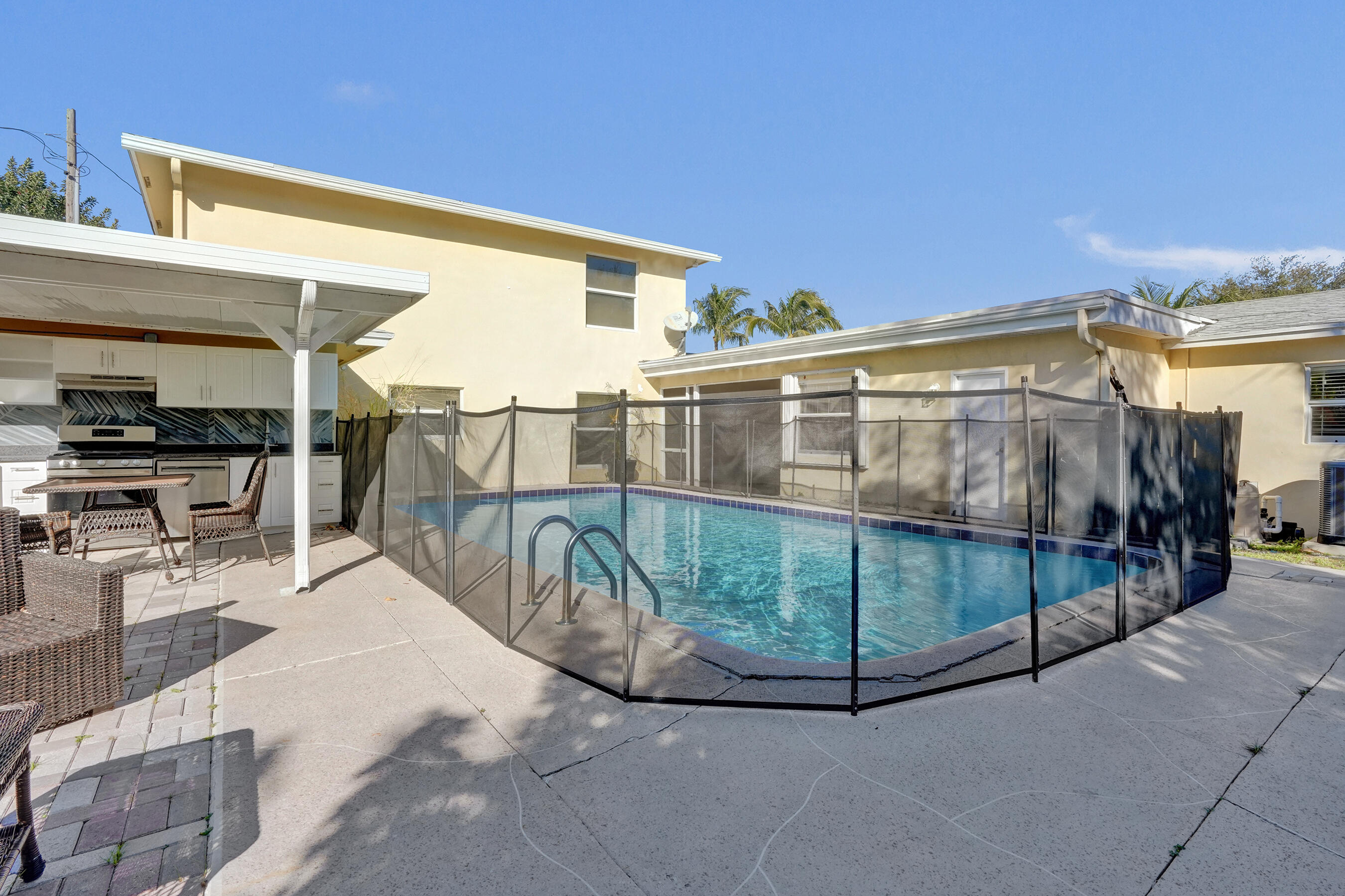 740 Buttonwood, North Palm Beach FL 33408