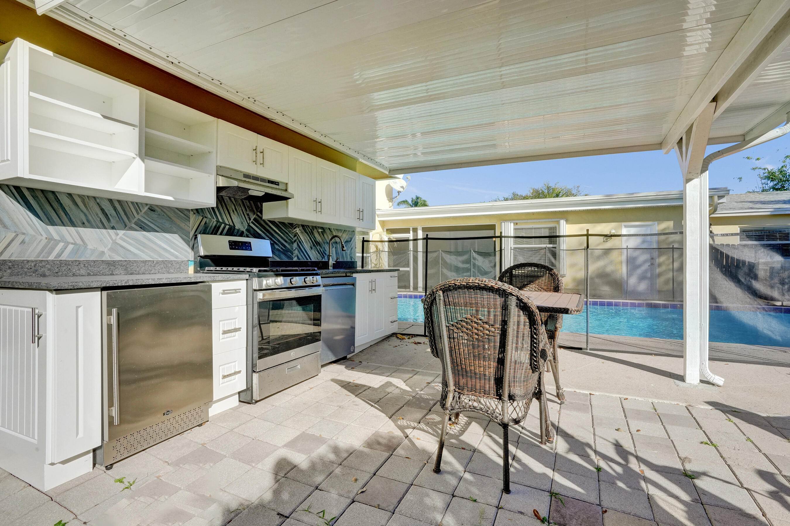 740 Buttonwood, North Palm Beach FL 33408