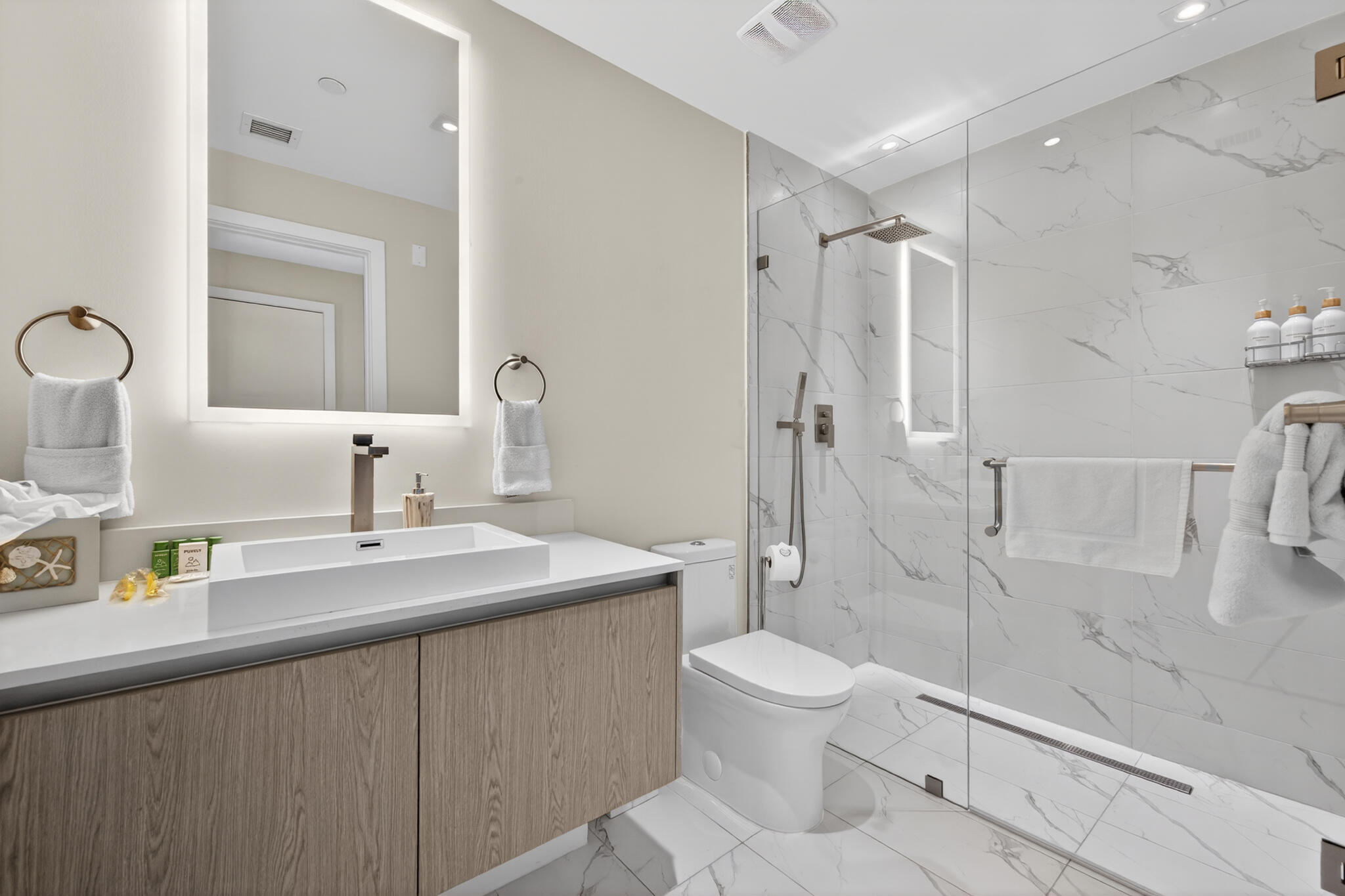 3100 N Ocean #1805p, Riviera Beach FL 33404