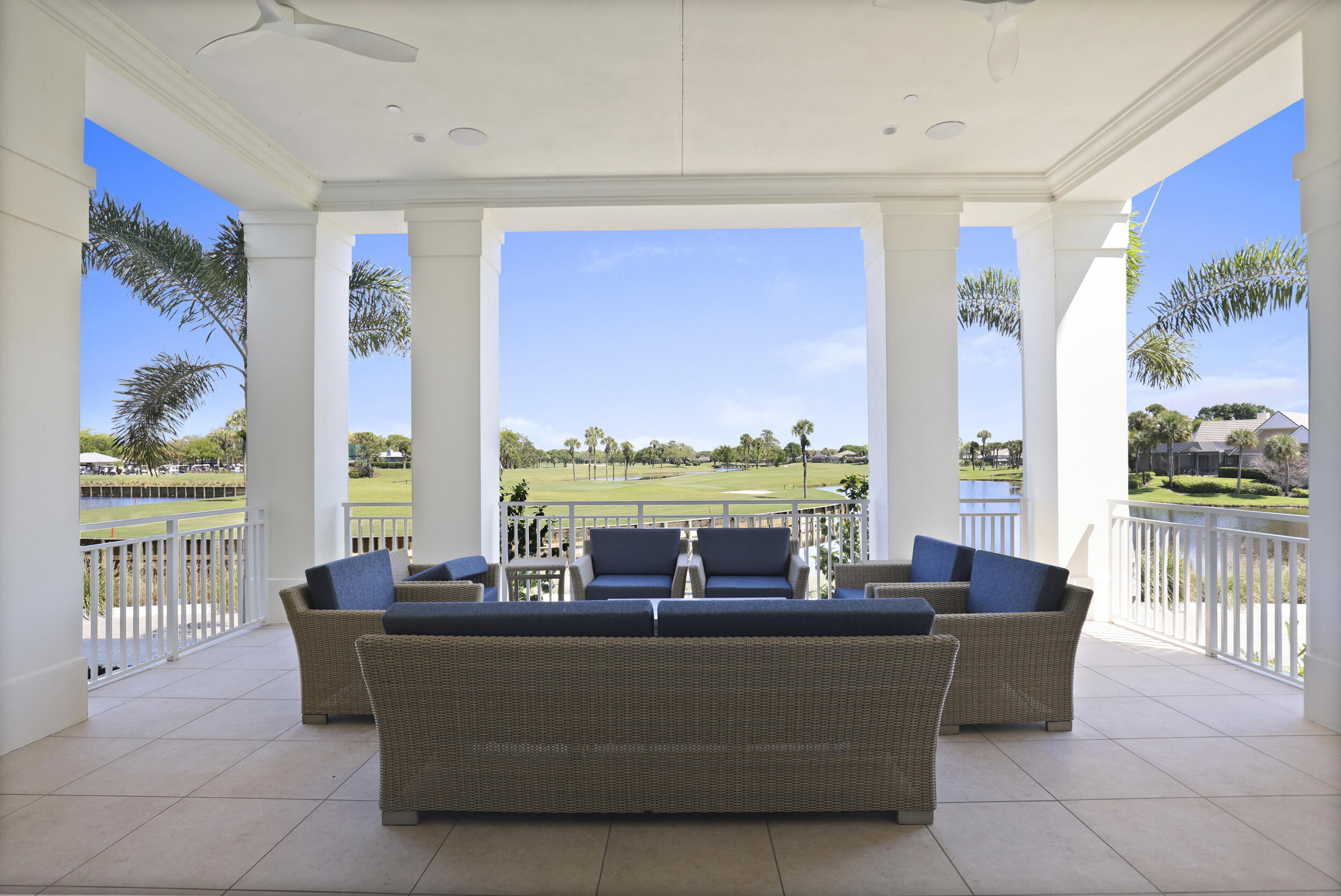 5172 SE Club #207, Stuart FL 34997
