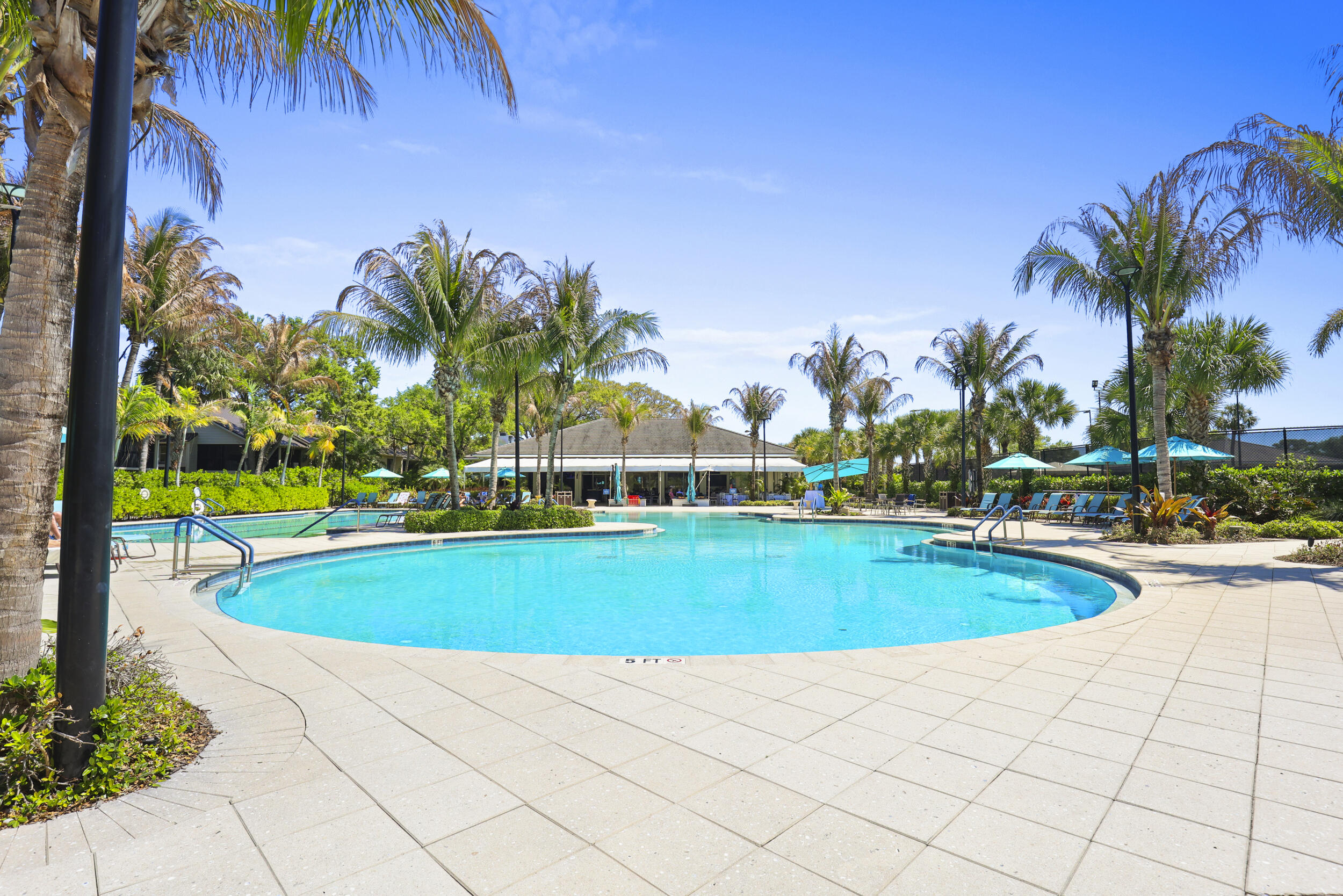 5172 SE Club #207, Stuart FL 34997