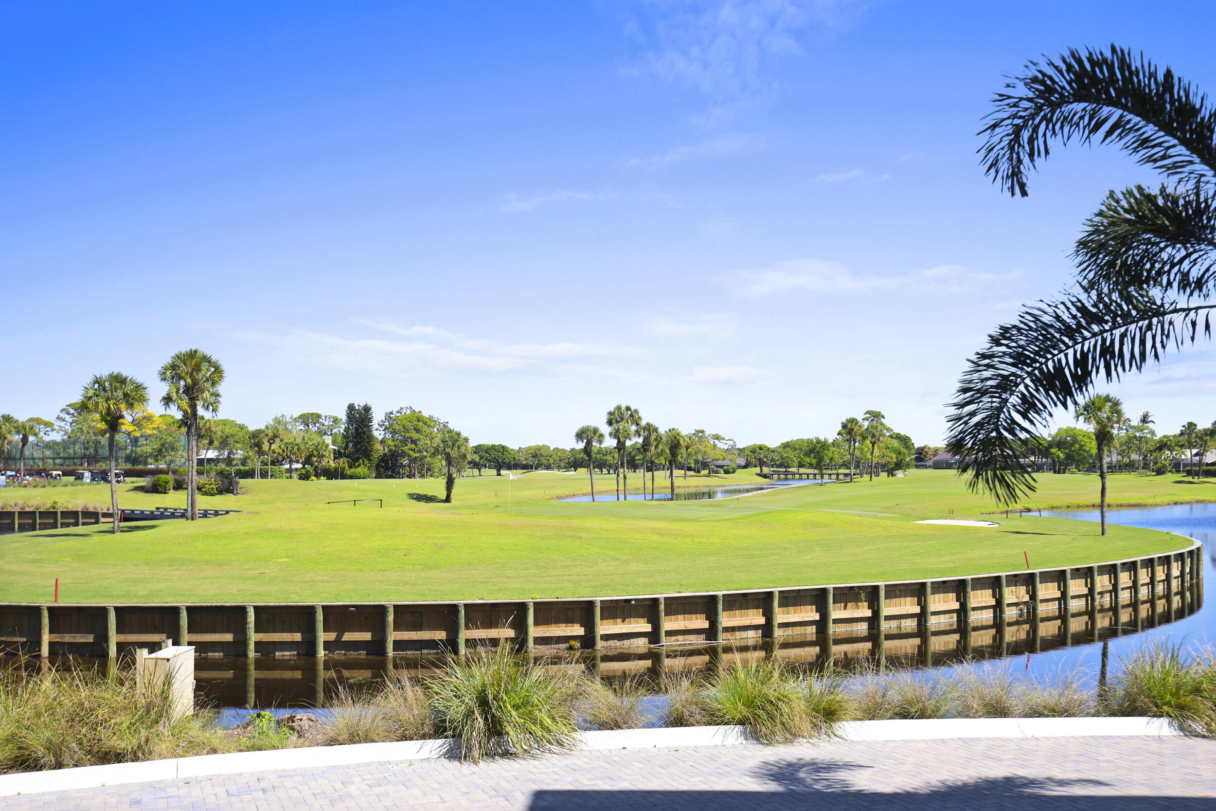5172 SE Club #207, Stuart FL 34997