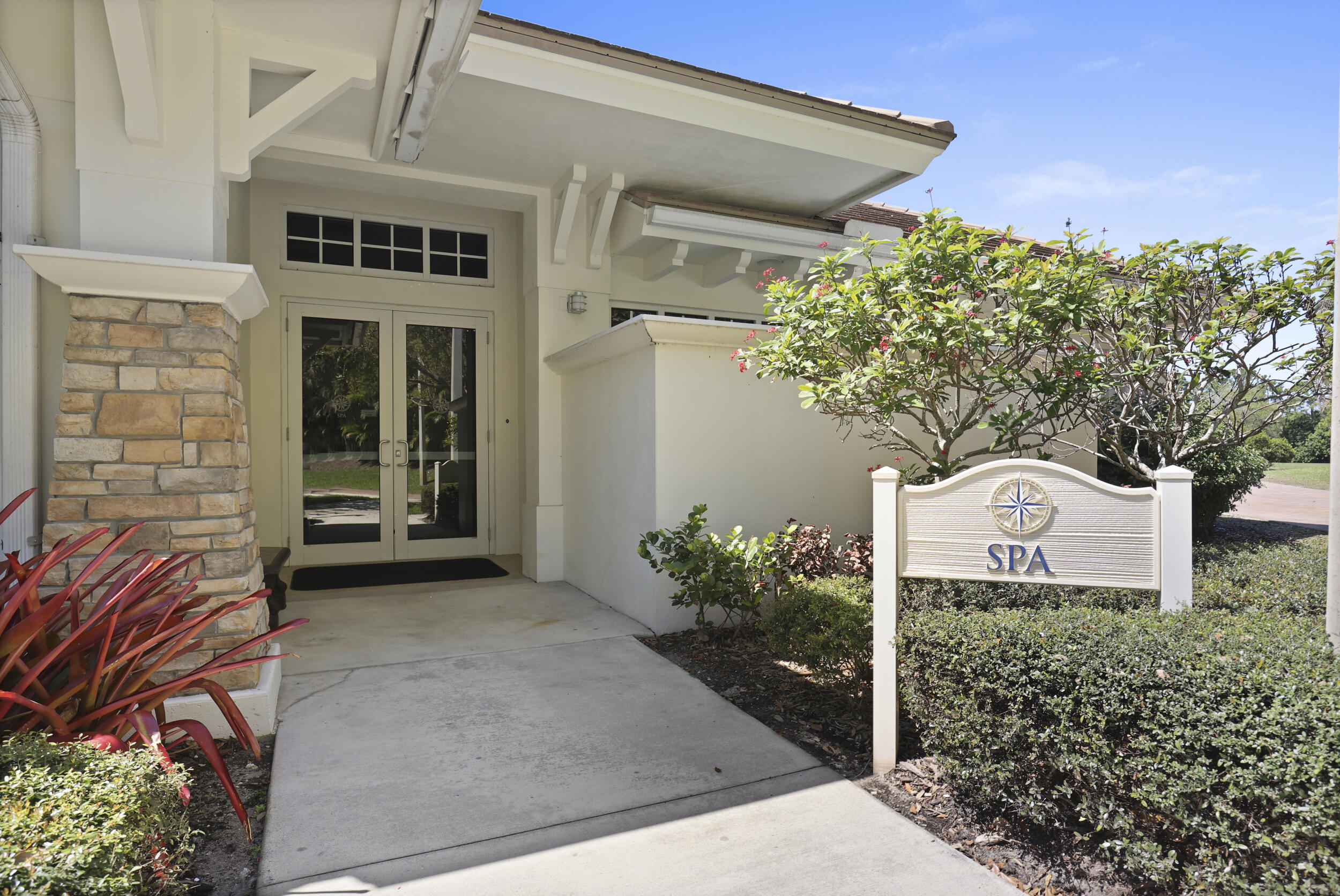5172 SE Club #207, Stuart FL 34997
