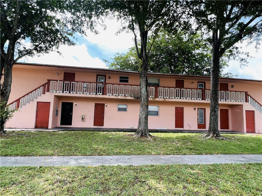 1001 SW 74th #101a, North Lauderdale FL 33068
