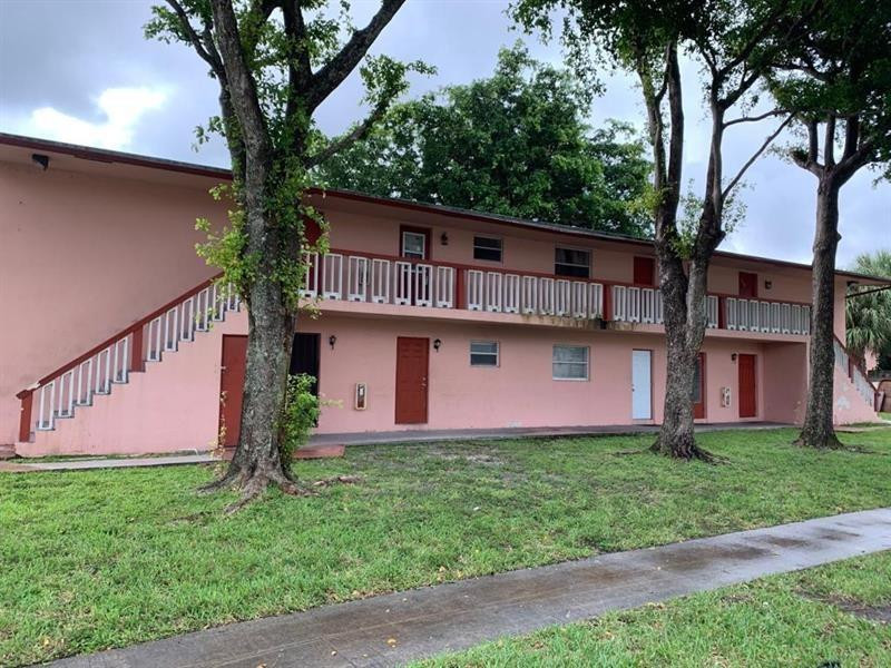 1001 SW 74th #101a, North Lauderdale FL 33068