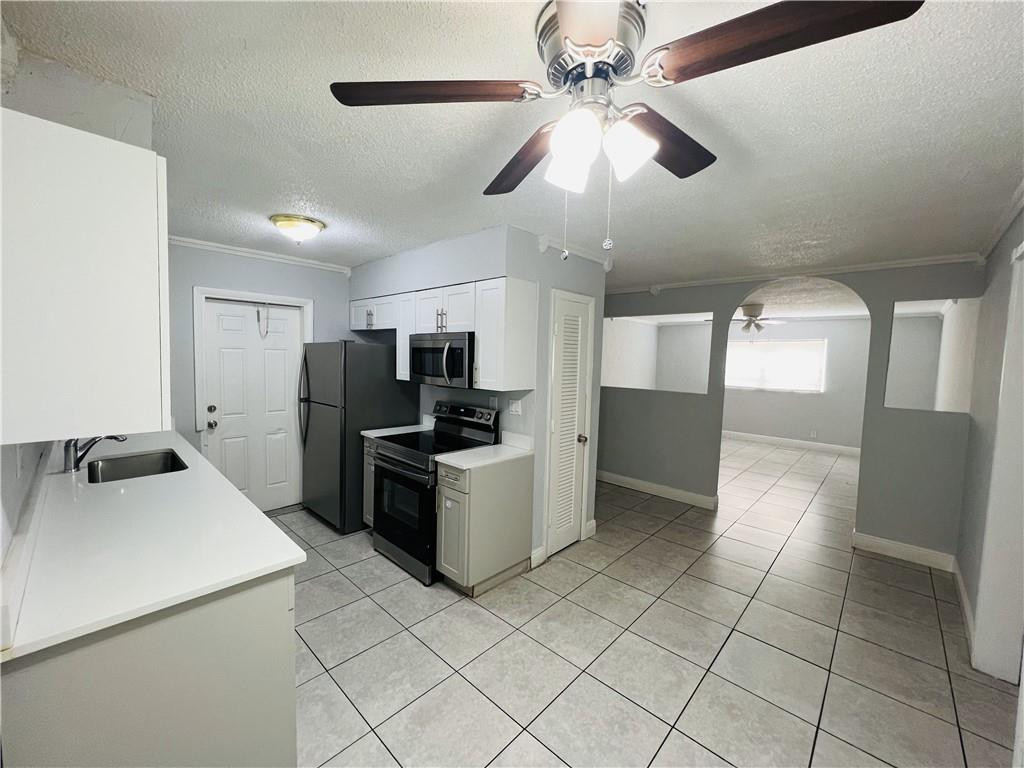 1001 SW 74th #101a, North Lauderdale FL 33068