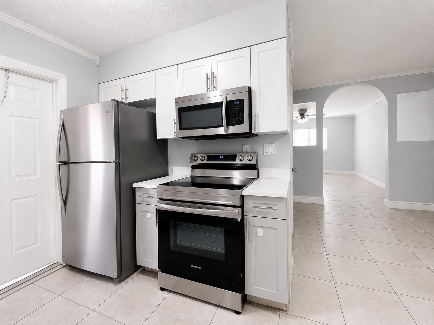 1001 SW 74th #101a, North Lauderdale FL 33068