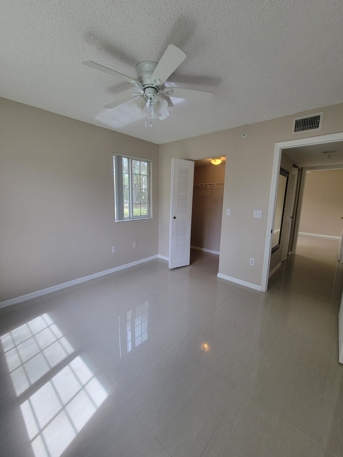 1400 Crestwood #1402, Royal Palm Beach FL 33411