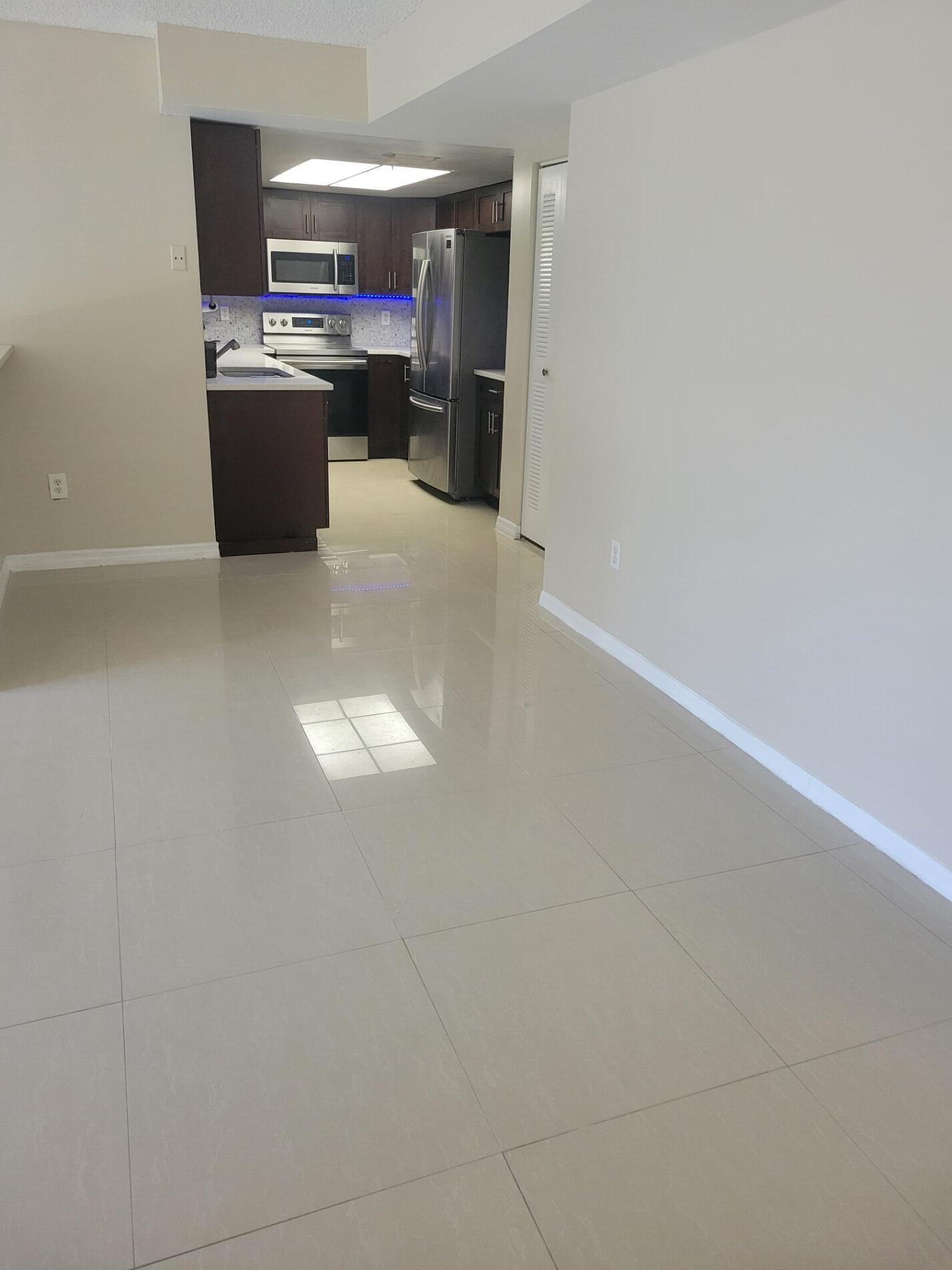 1400 Crestwood #1402, Royal Palm Beach FL 33411