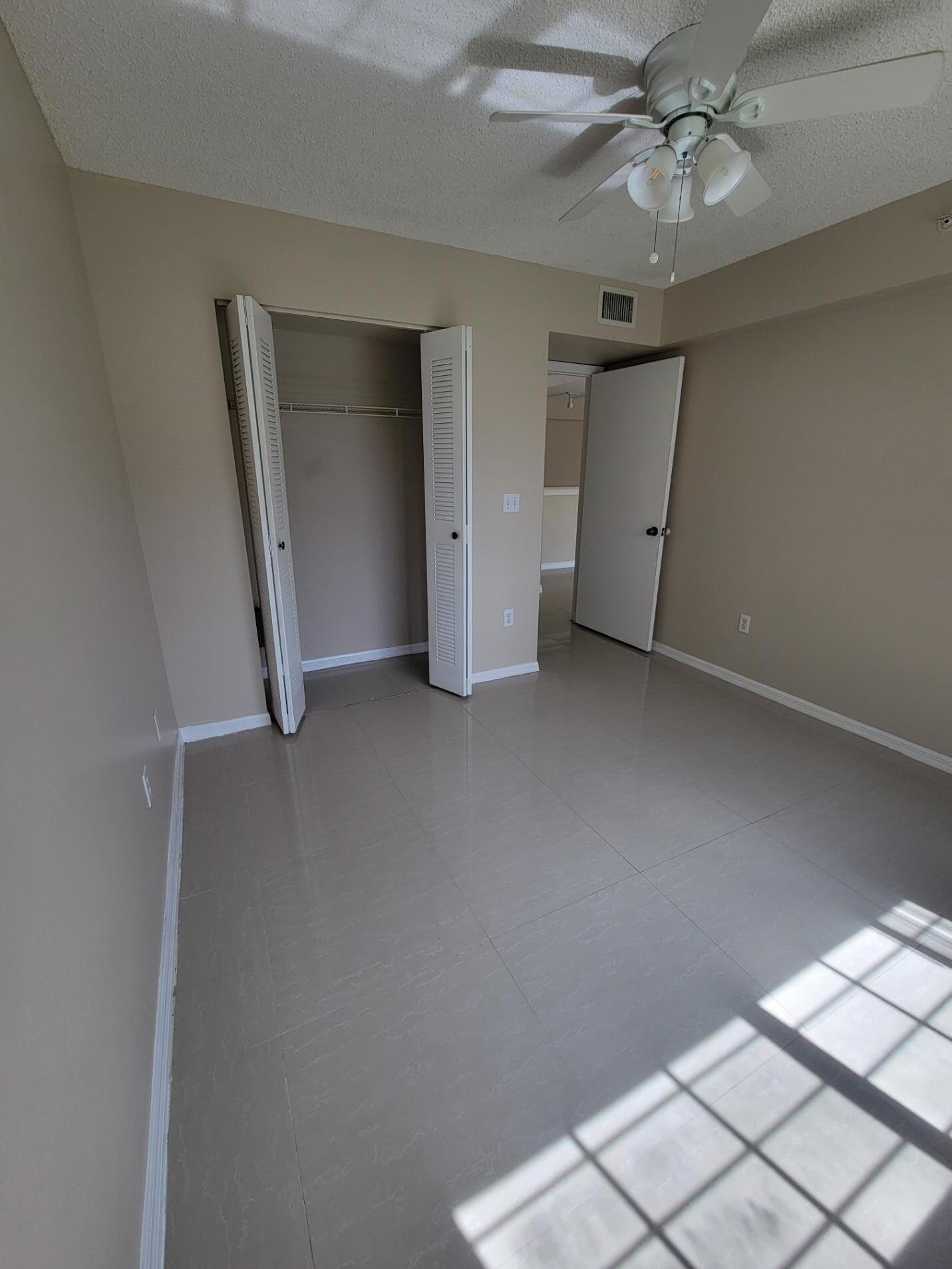 1400 Crestwood #1402, Royal Palm Beach FL 33411