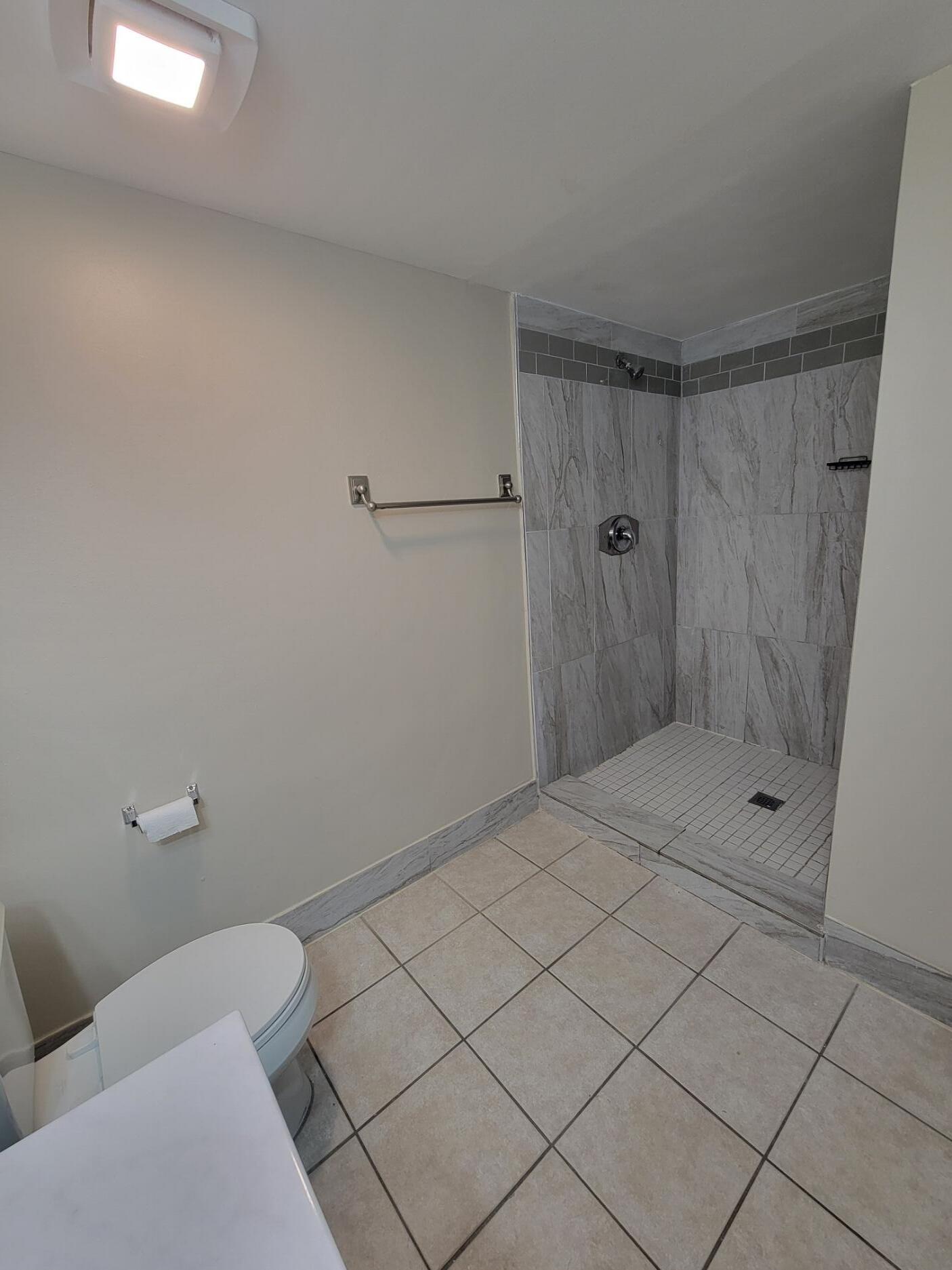 1400 Crestwood #1402, Royal Palm Beach FL 33411