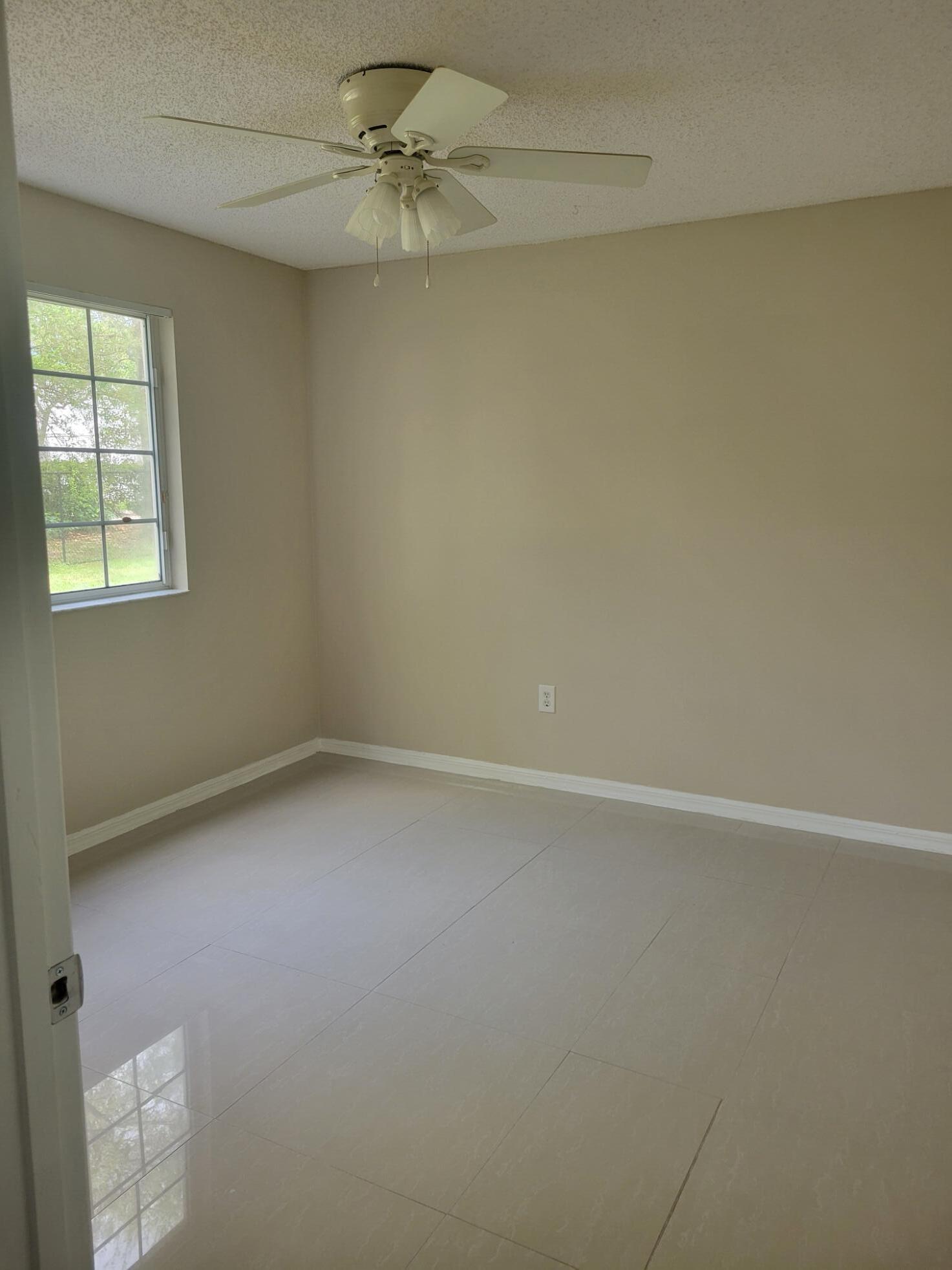 1400 Crestwood #1402, Royal Palm Beach FL 33411