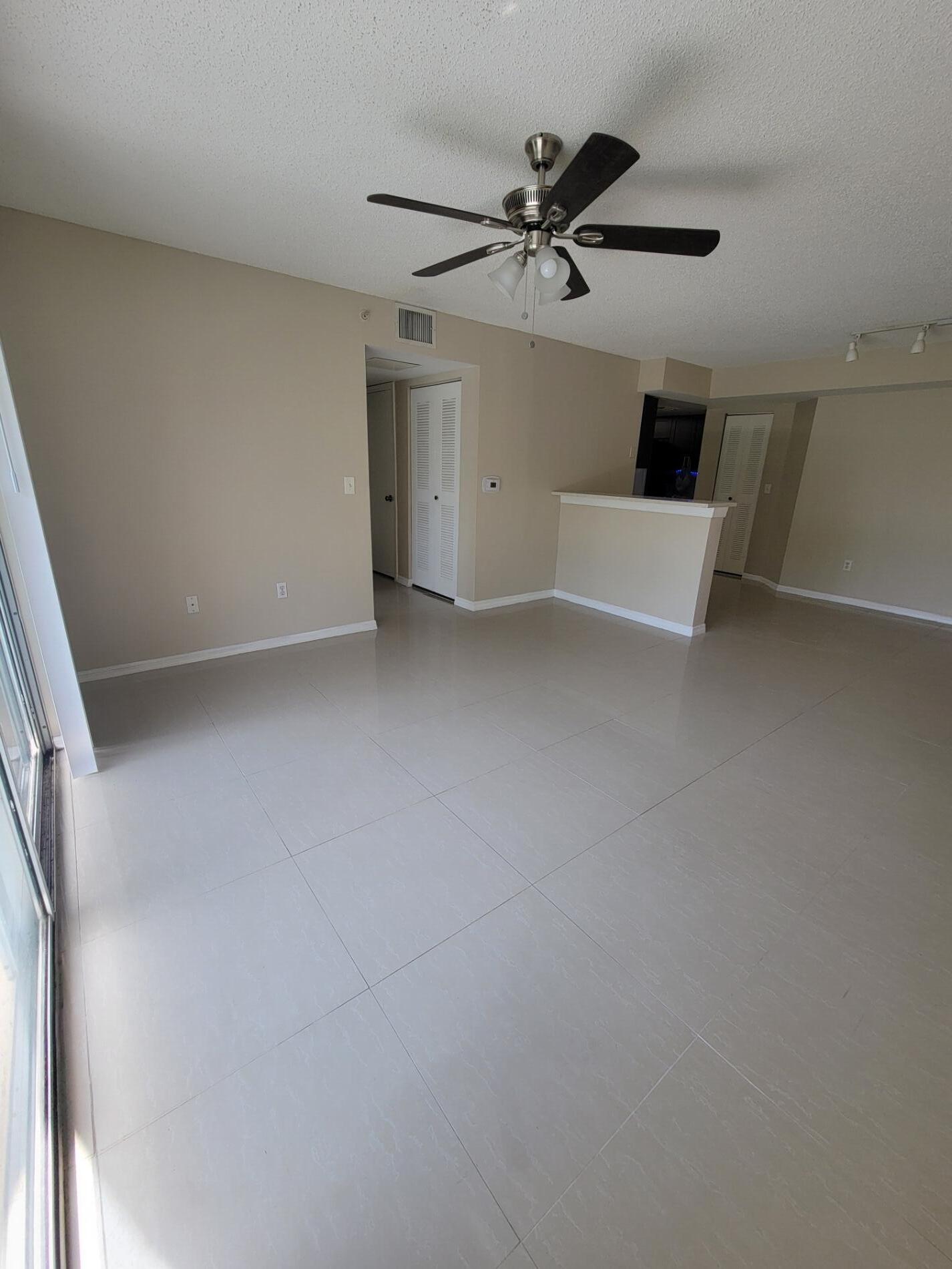 1400 Crestwood #1402, Royal Palm Beach FL 33411