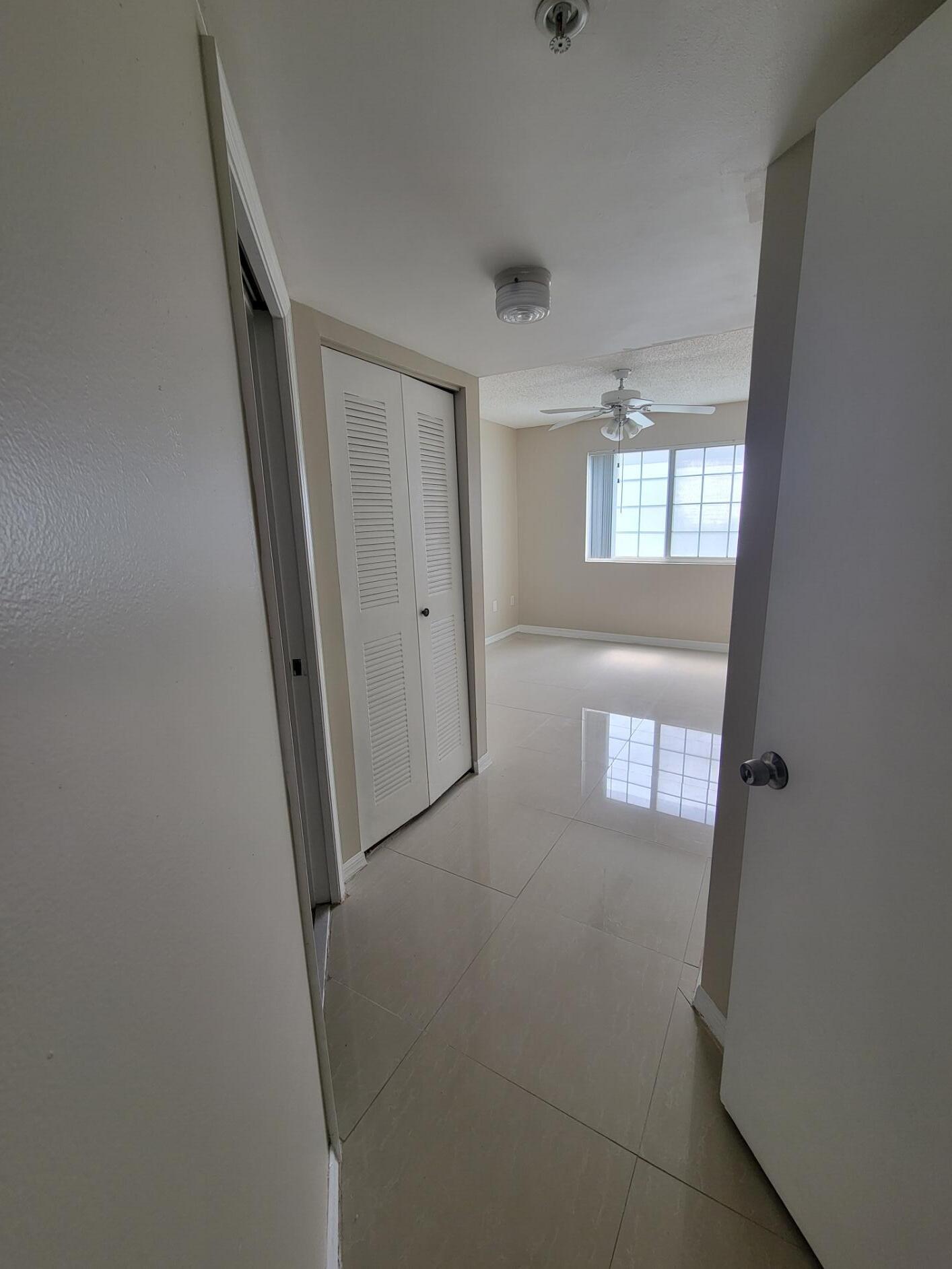 1400 Crestwood #1402, Royal Palm Beach FL 33411