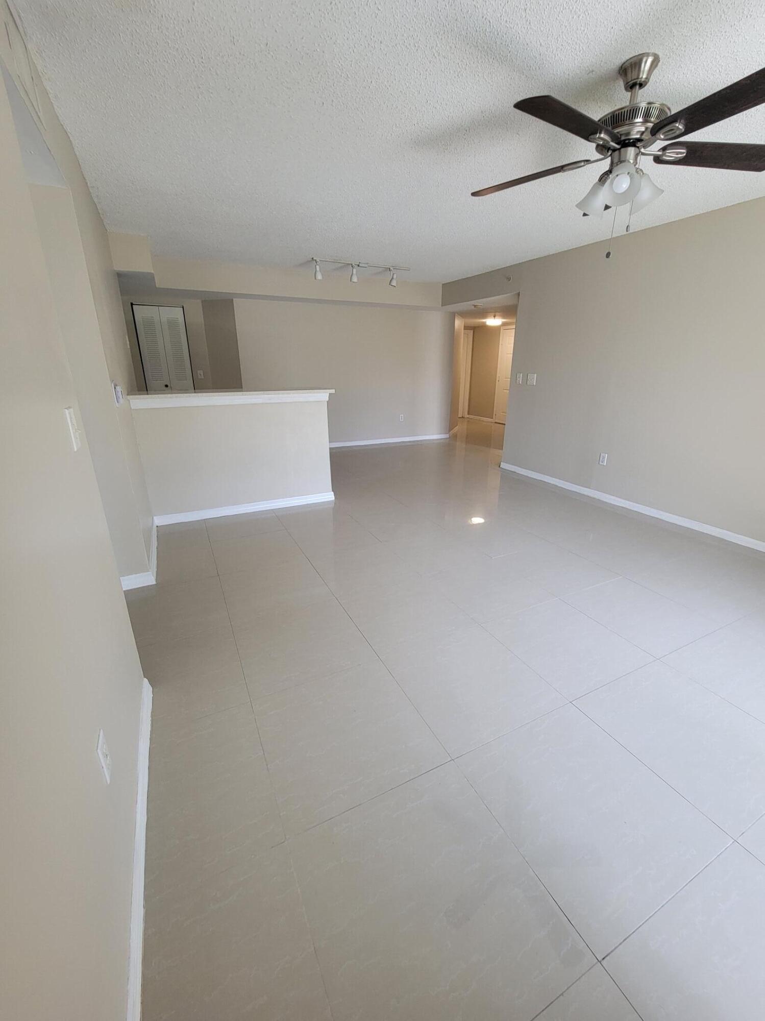 1400 Crestwood #1402, Royal Palm Beach FL 33411