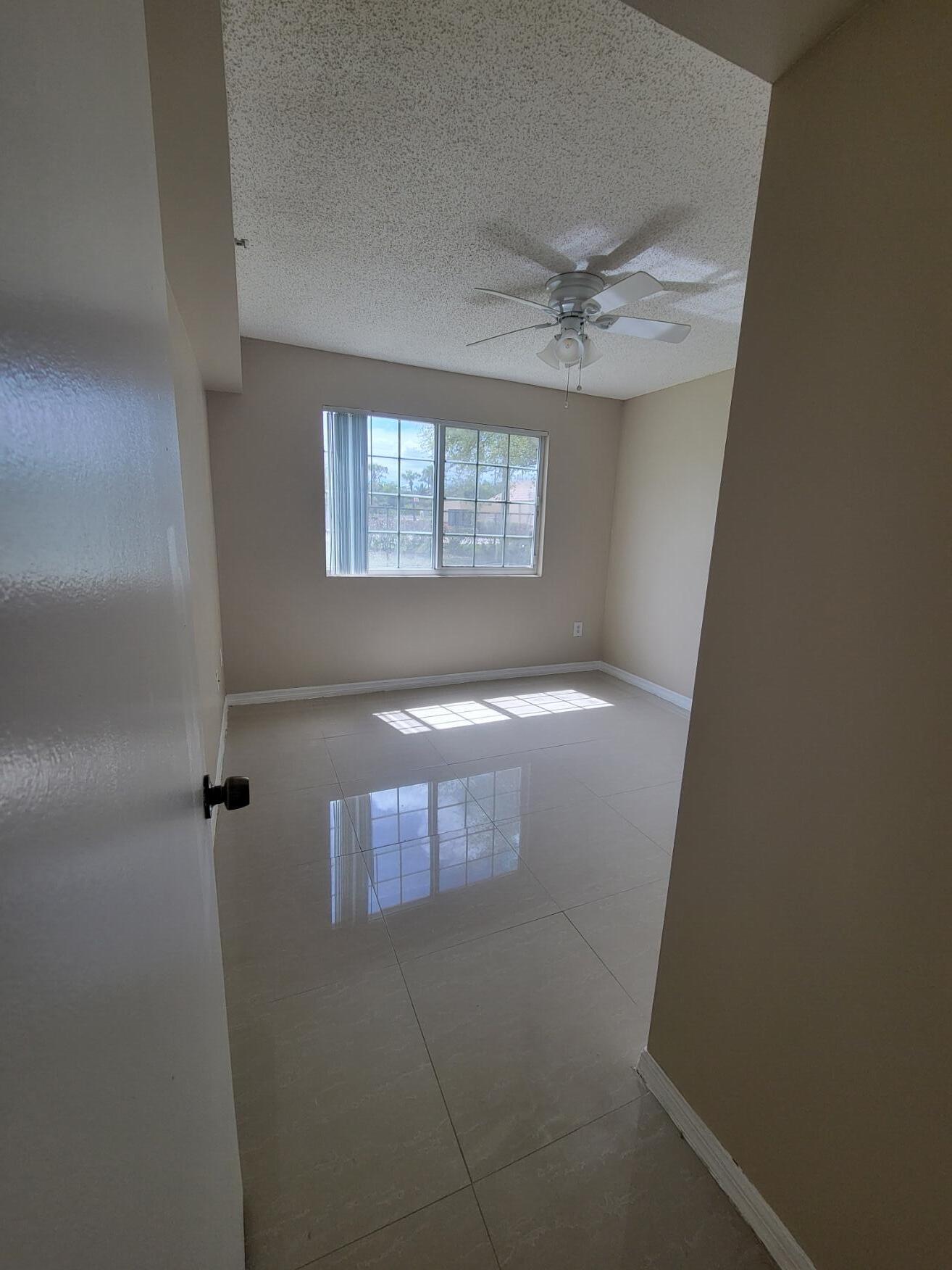 1400 Crestwood #1402, Royal Palm Beach FL 33411