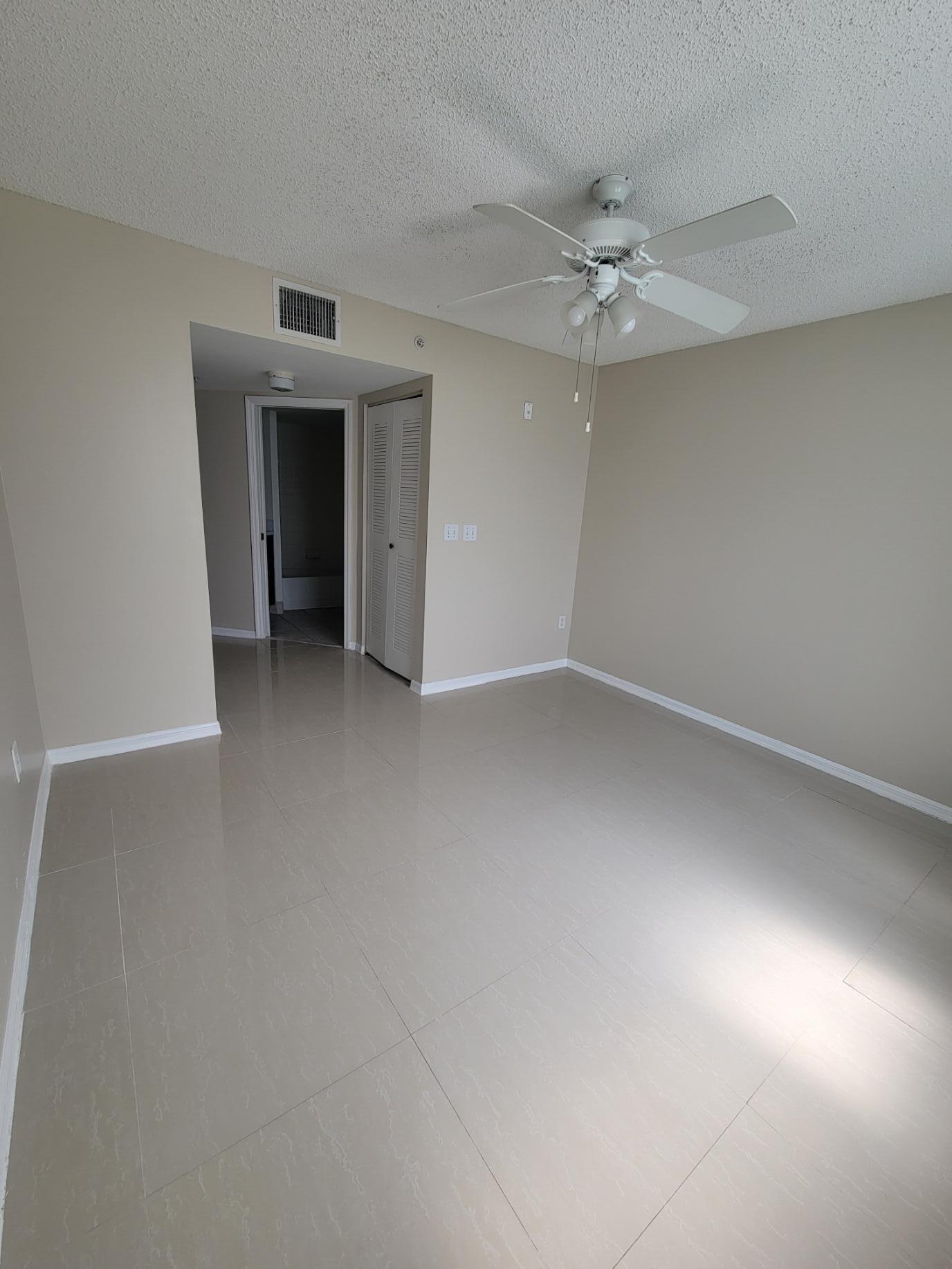 1400 Crestwood #1402, Royal Palm Beach FL 33411