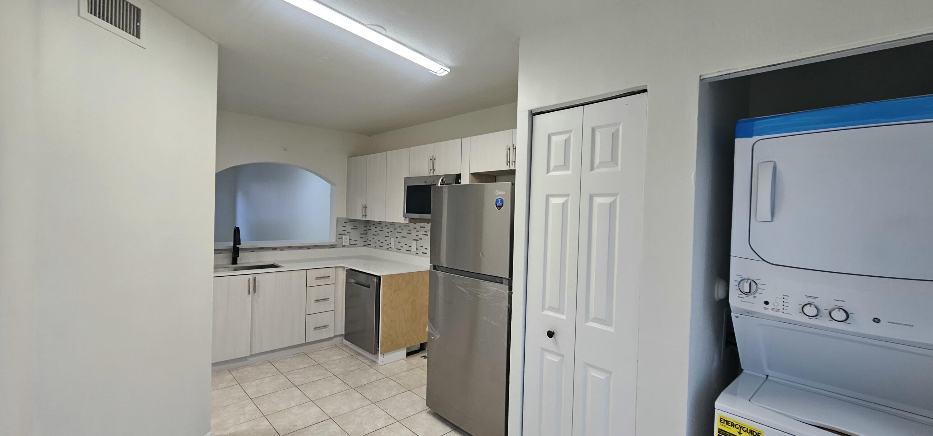 3810 N Jog #102, West Palm Beach FL 33411