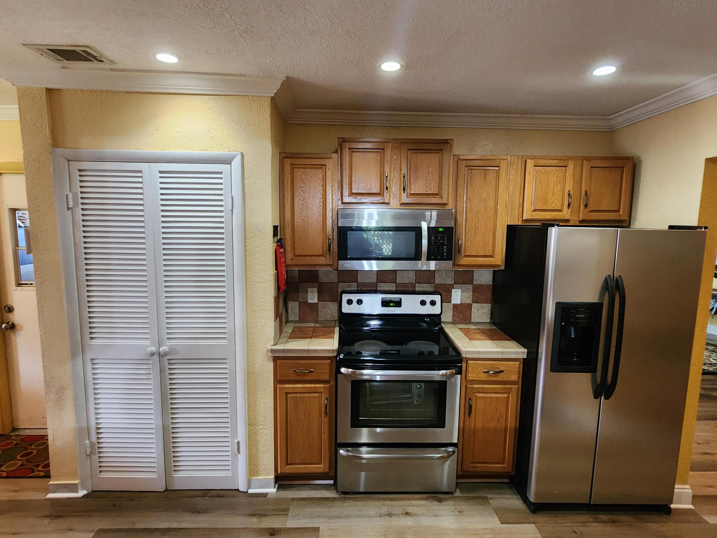 3654 NW 27th, Lauderdale Lakes FL 33311