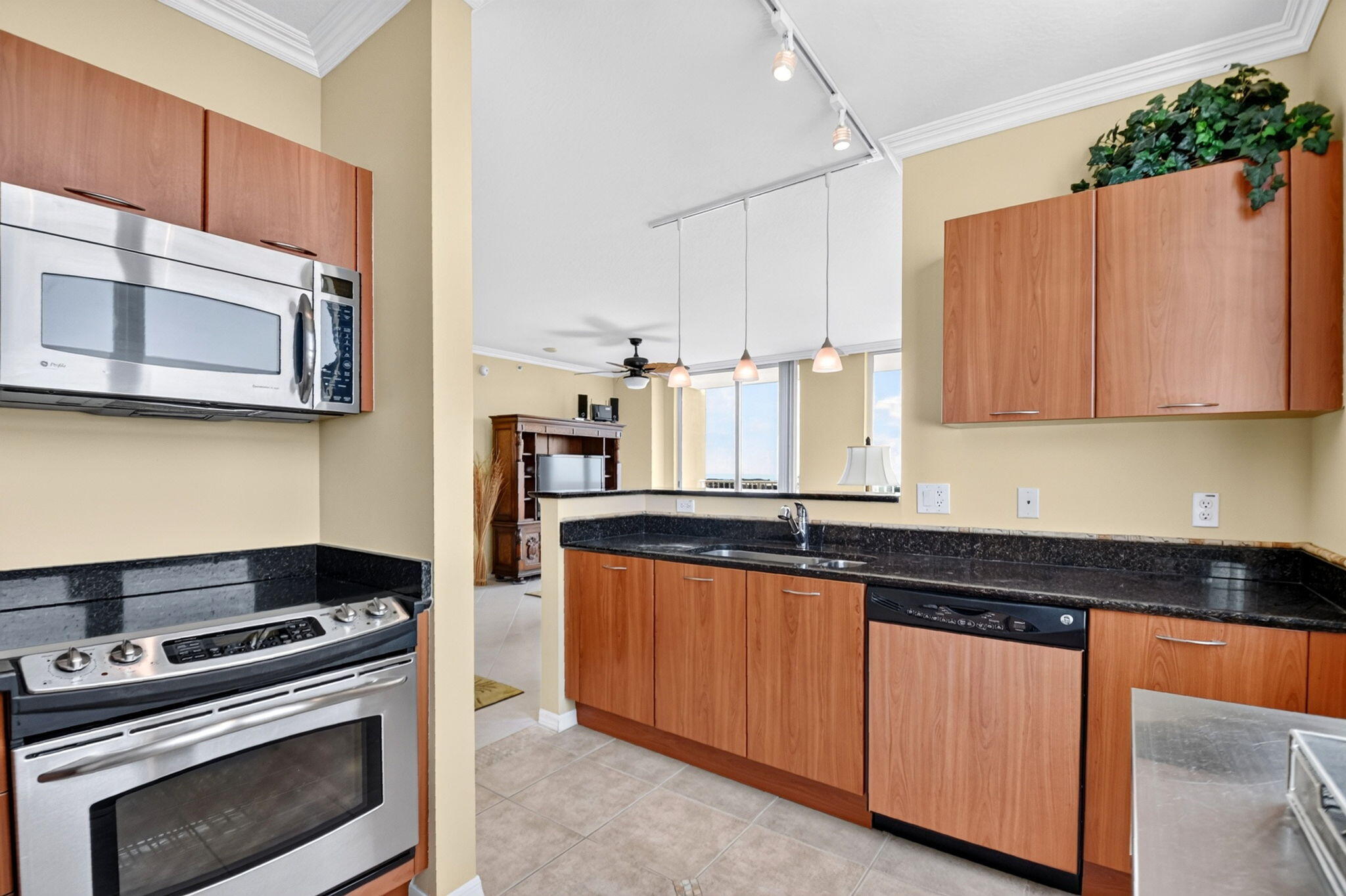 625 Casa Loma #1002, Boynton Beach FL 33435