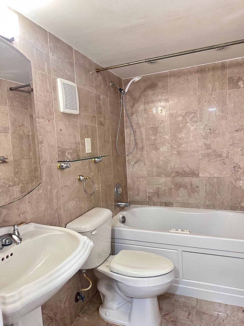 3101 NW 47th #120, Lauderdale Lakes FL 33319
