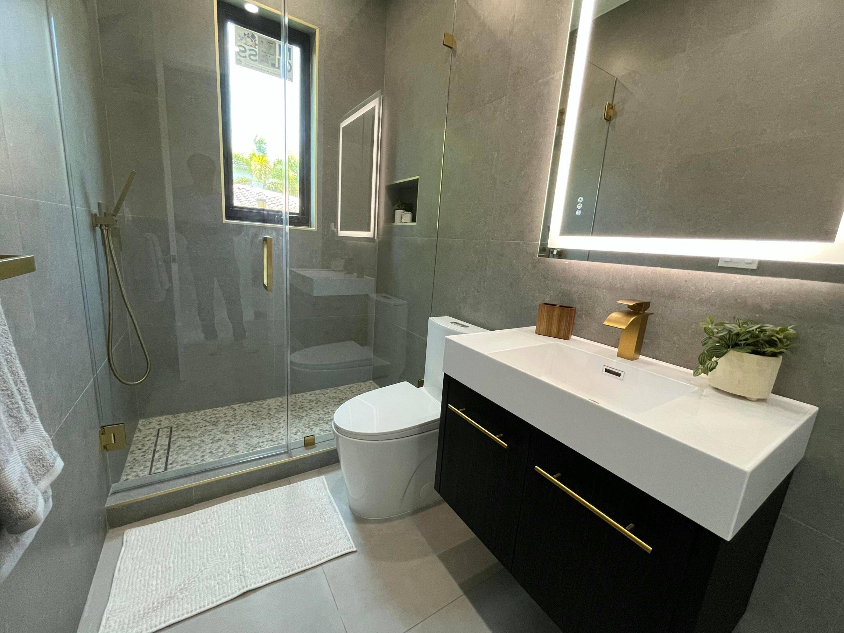 1533 NE 16th, Fort Lauderdale FL 33304