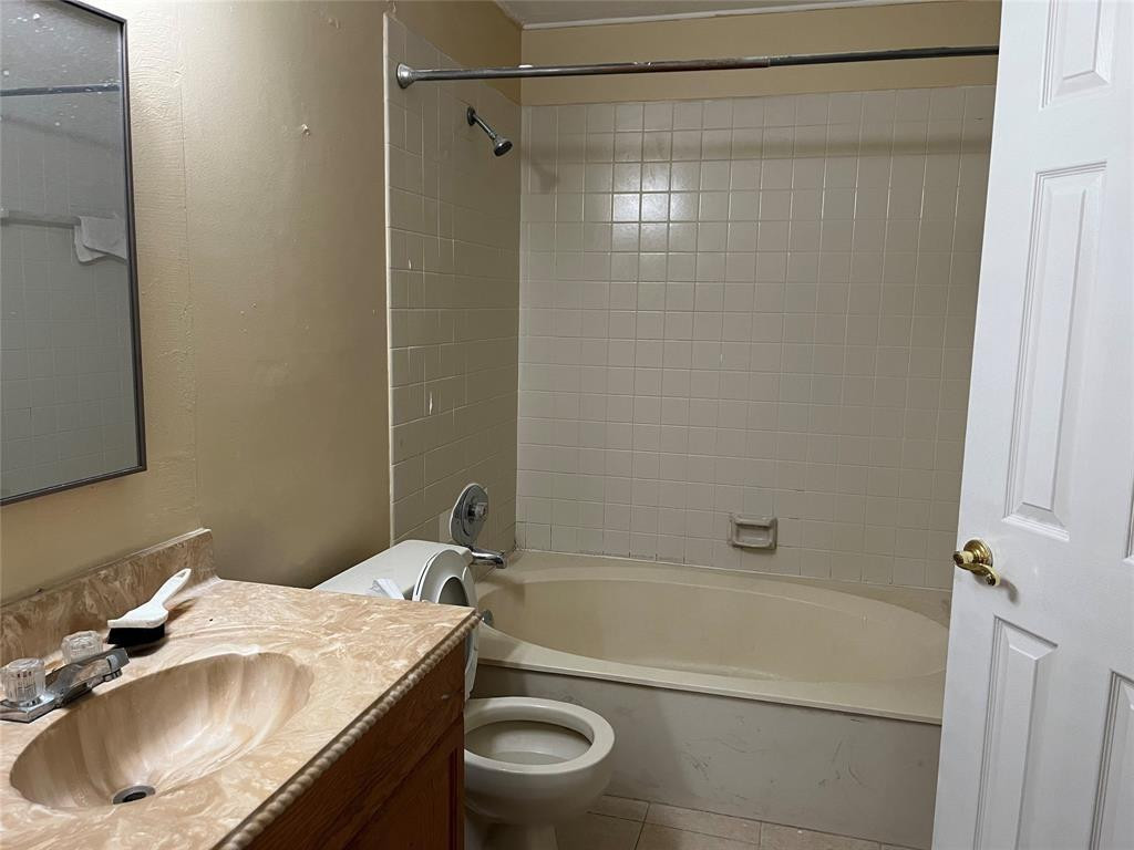 1821 Racquet #1821, North Lauderdale FL 33068