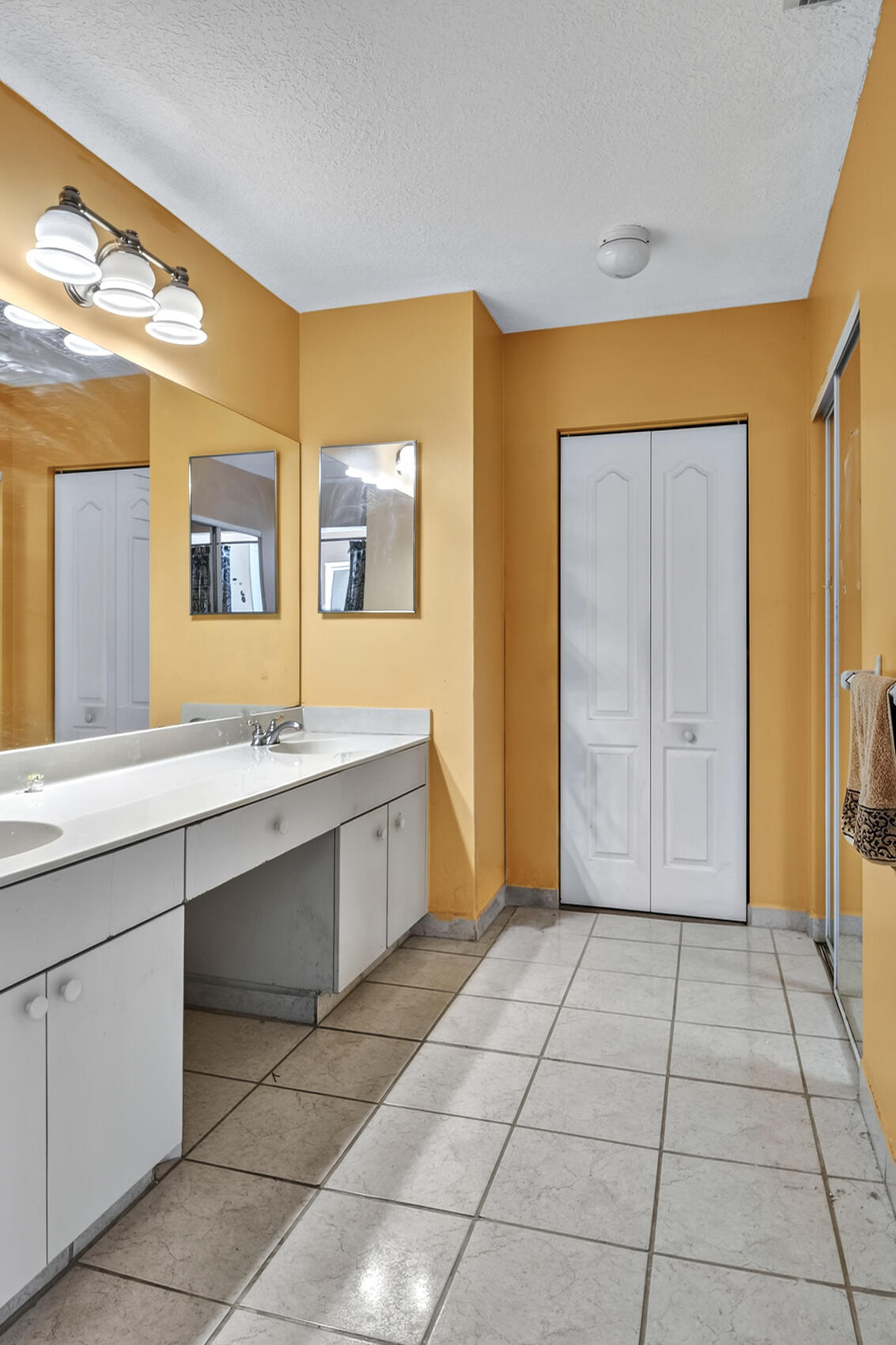 10334 SW 164th, Miami FL 33196