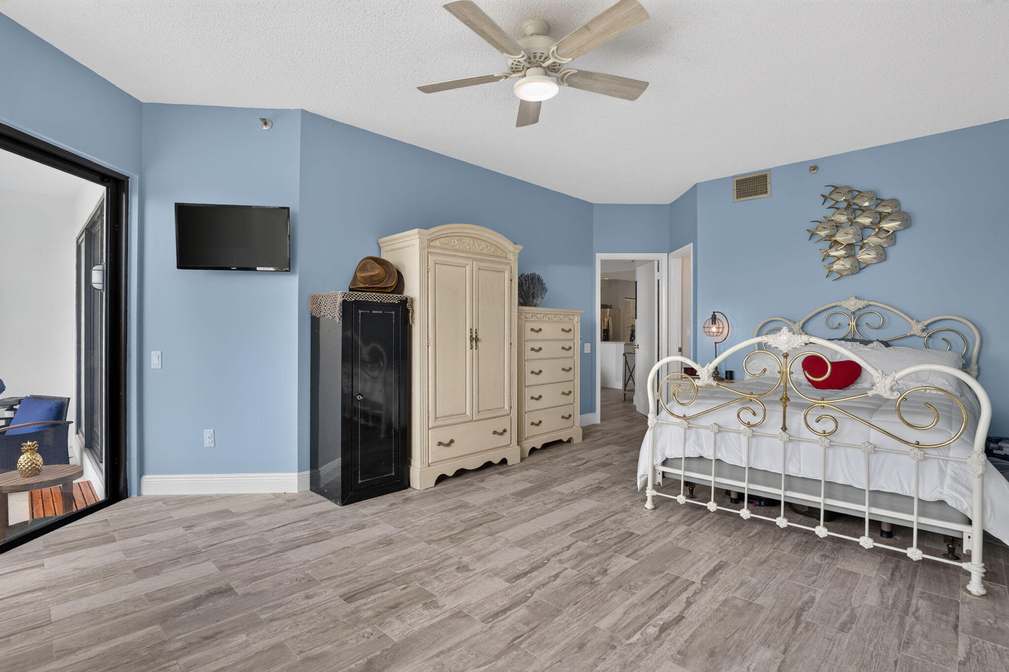 200 Waterway #104, Tequesta FL 33469